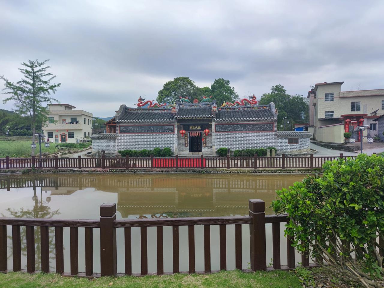 人生哪能多如意,万事只求半称心