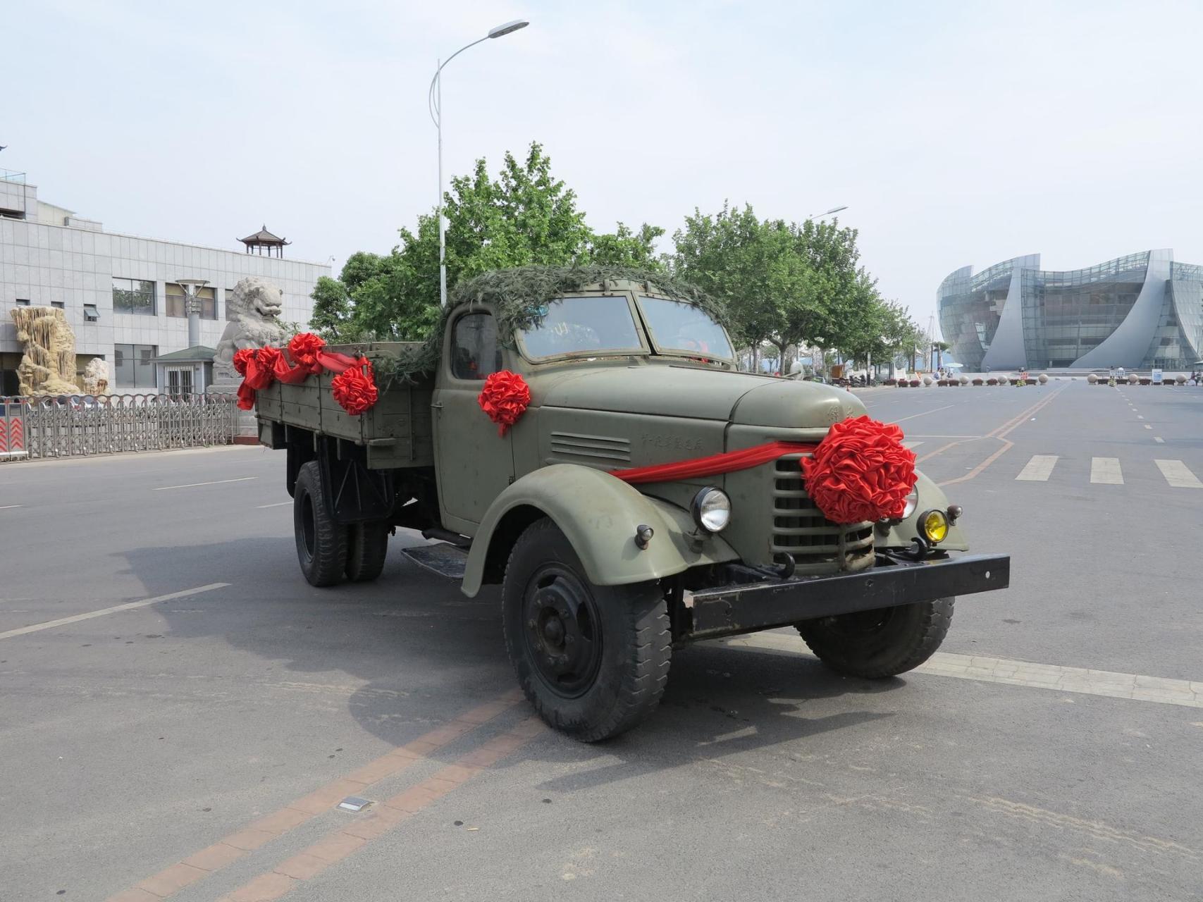 老解放汽车图片!开过这车的人已经老了!