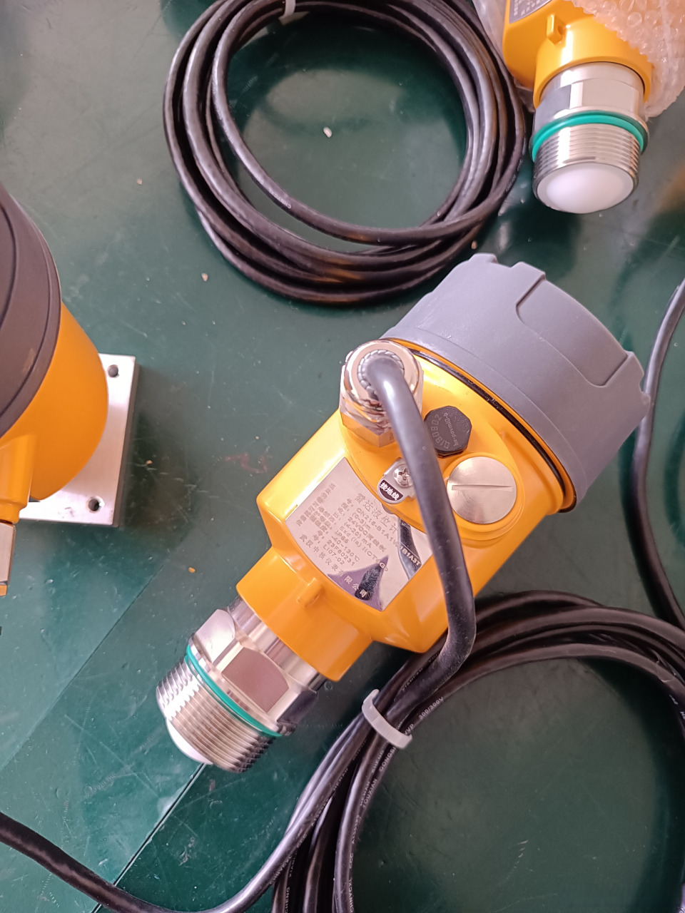 近期有客户在使用雷达液位计一段时间以后,反馈雷达液位测量不显示