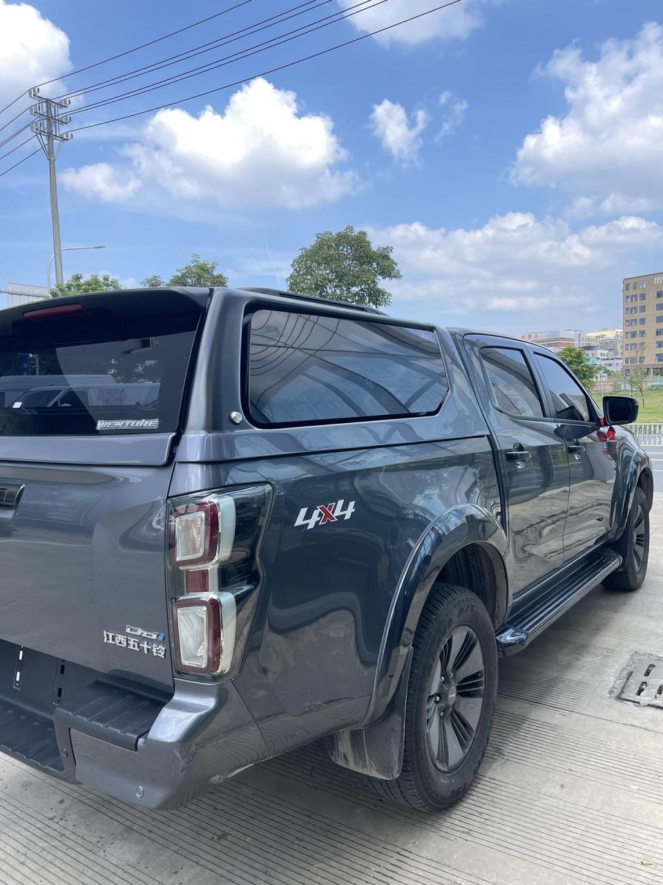 全新五十铃dmax vcross改装案例.