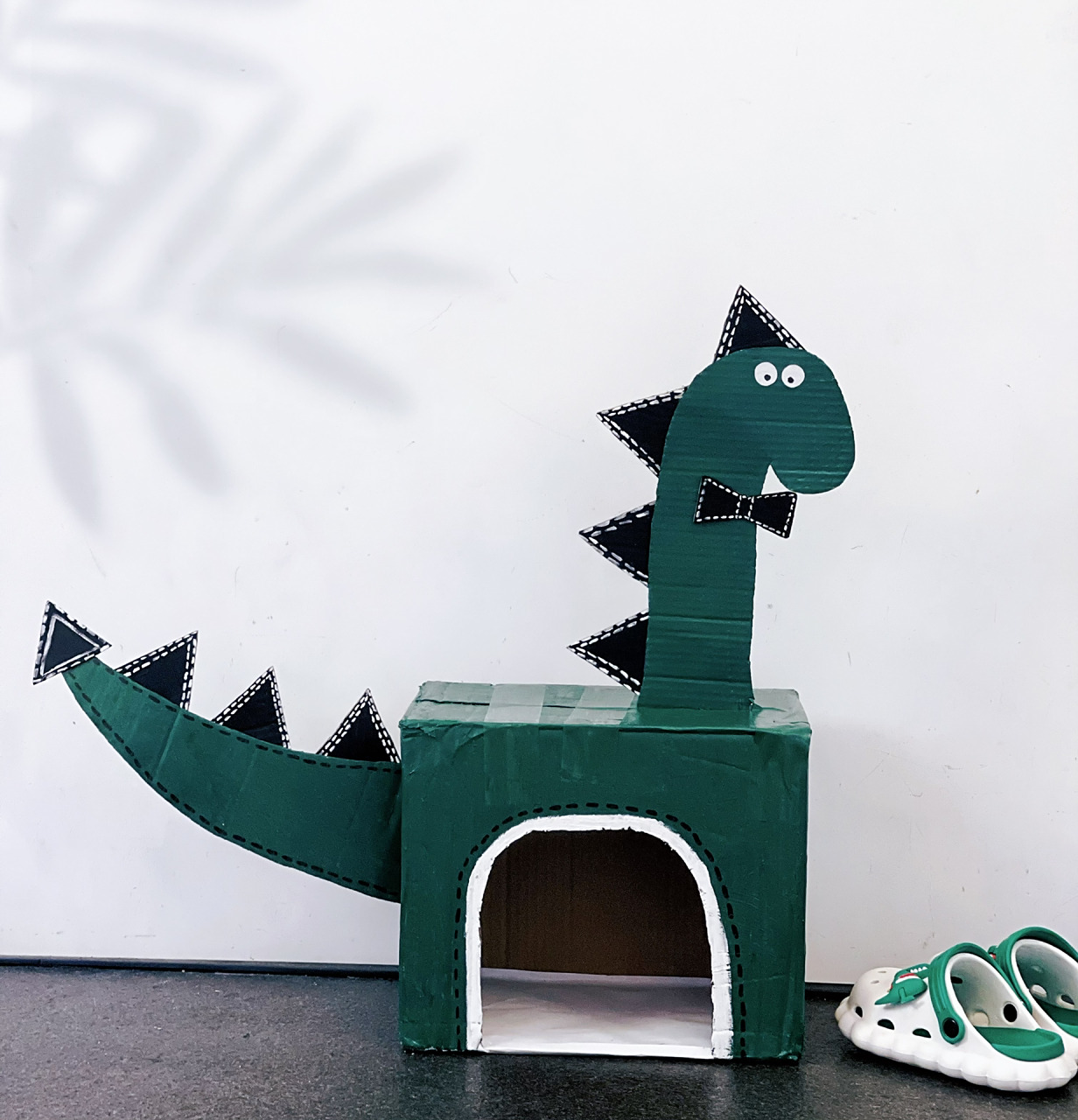 幼儿园亲子户外玩教具制作 | 恐龙曲棍球 94准备材料:纸箱,颜料