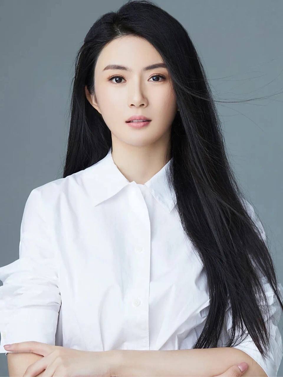 演员赵昕|质感满分的经典肖像|见组照 look1.