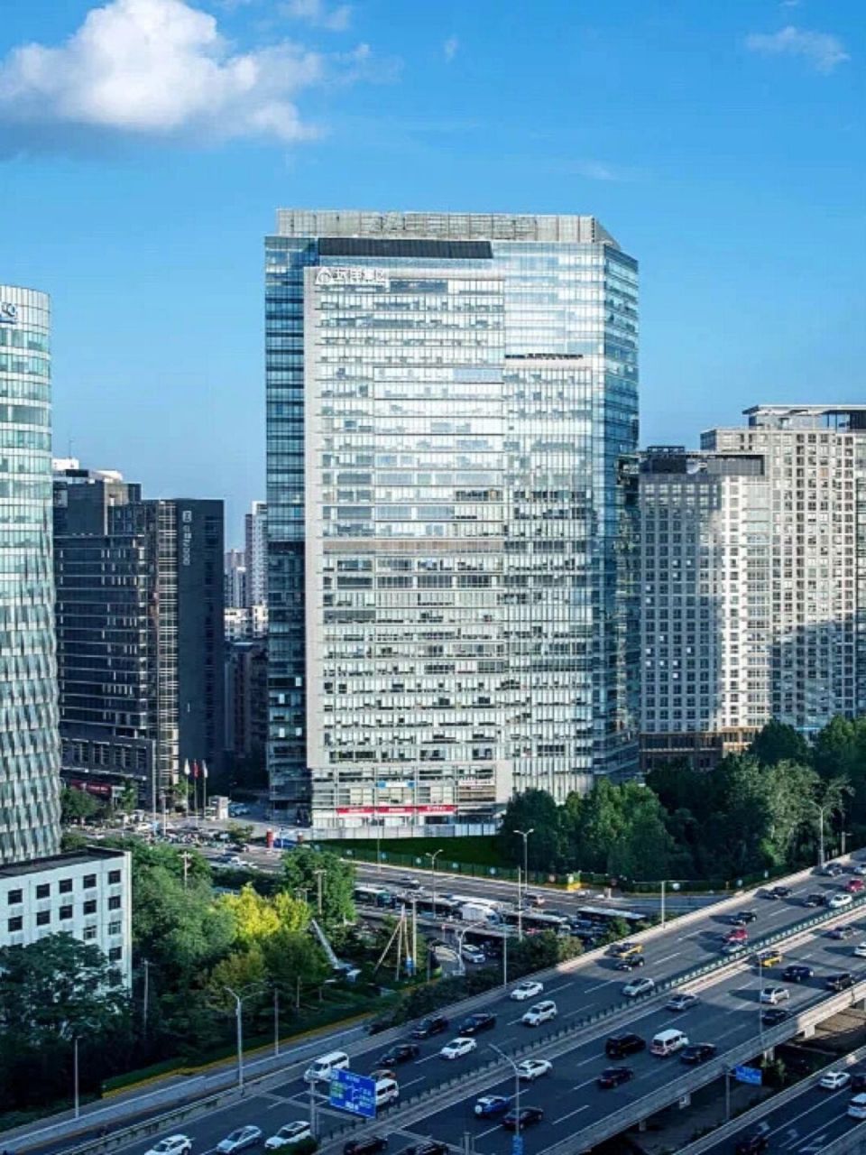 远洋国际中心 远洋国际中心a座2019年完成了软,硬件设施的改造和升级