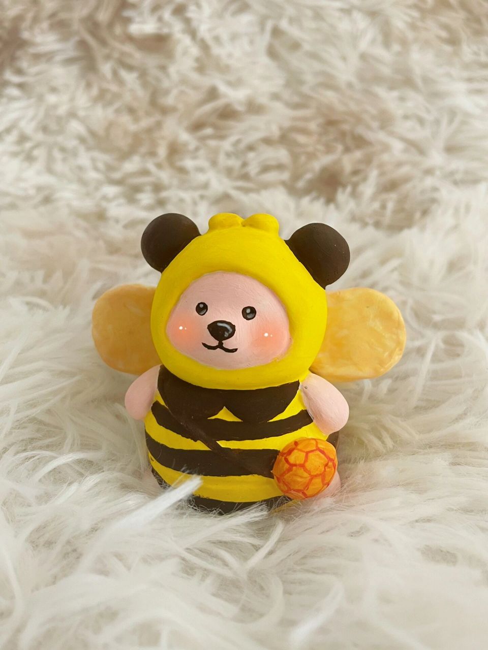 涂个蜜蜂石膏小熊93 9393