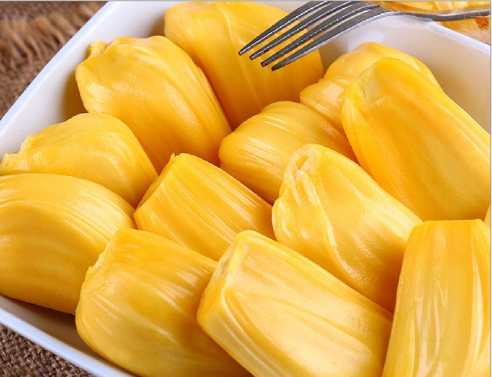 菠萝蜜的功效和营养价值 菠萝蜜是一种热带水果,口感香甜,味道特别好.