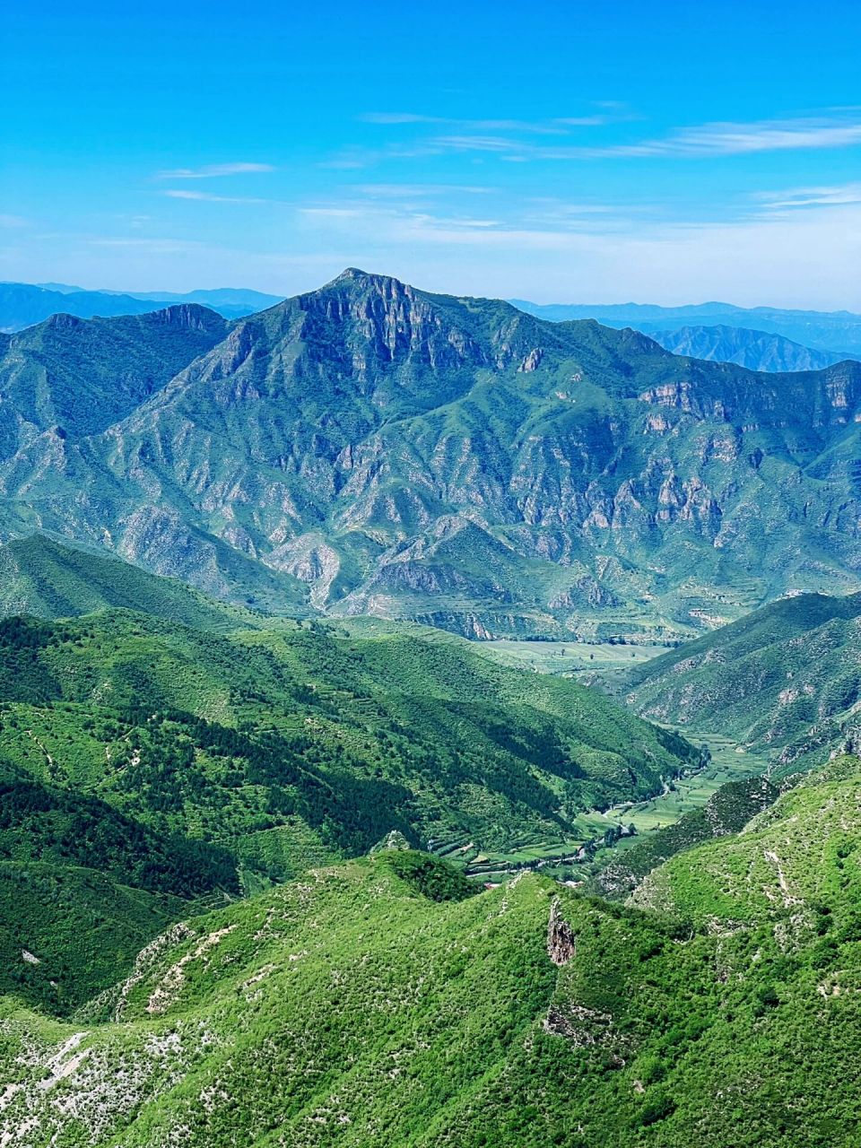 北灵山徒步|北京最美高山草甸绿了 夏天来了,北灵山的高山草甸又绿了