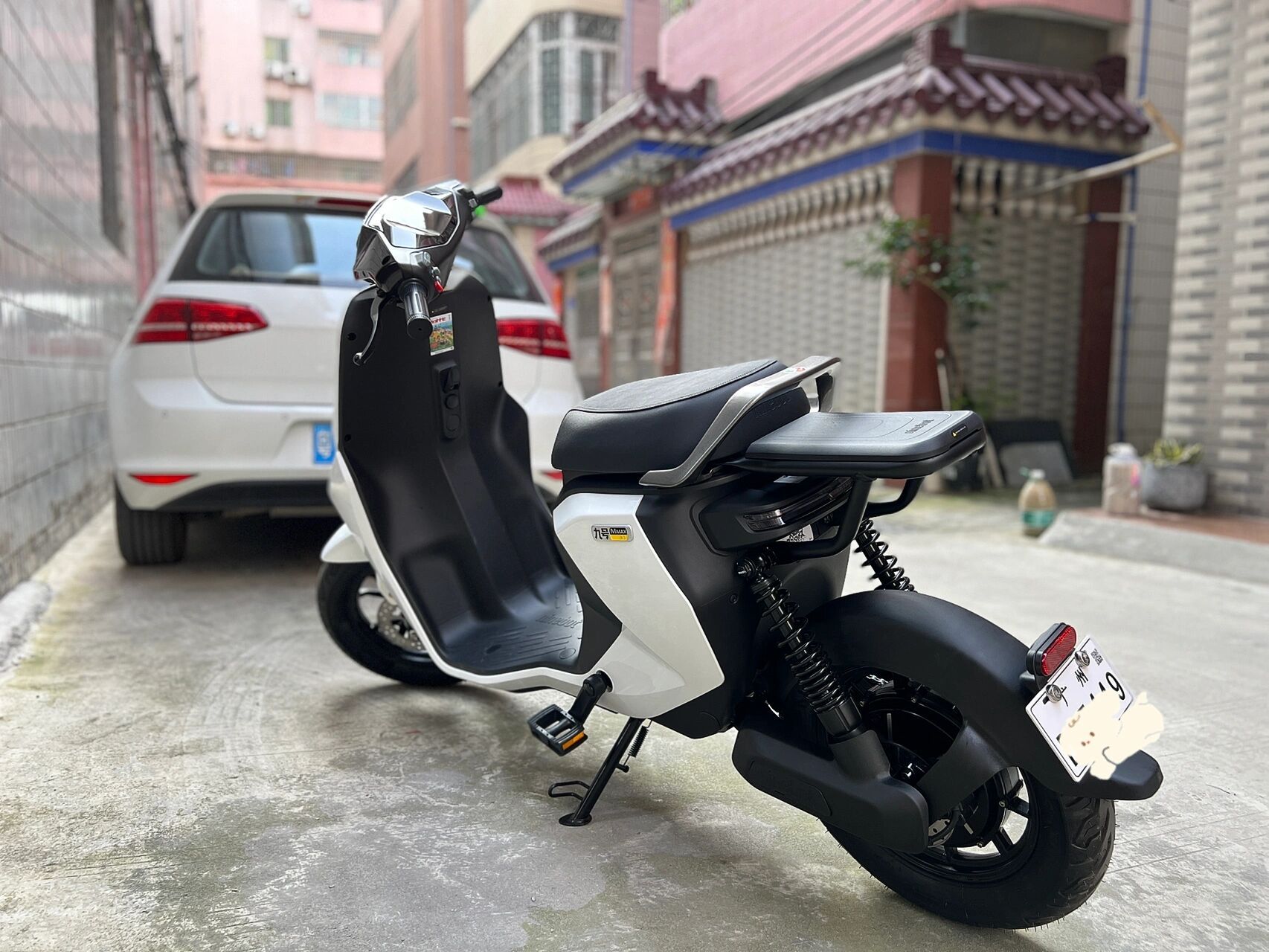 九号电动车 mmax90 白色 九号电动车 机械师 mmax90 换了909012的轮胎