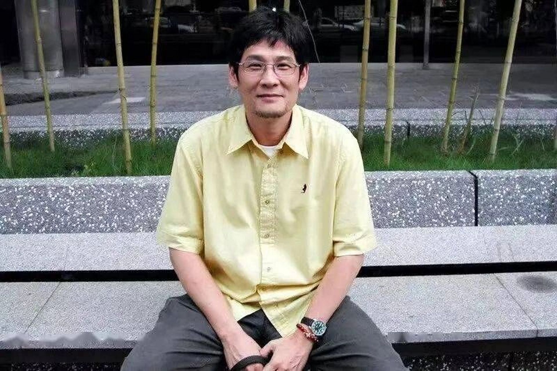 每天认识一位作家(第八十五天) 袁哲生,1966年生于中国台湾省,2004年4