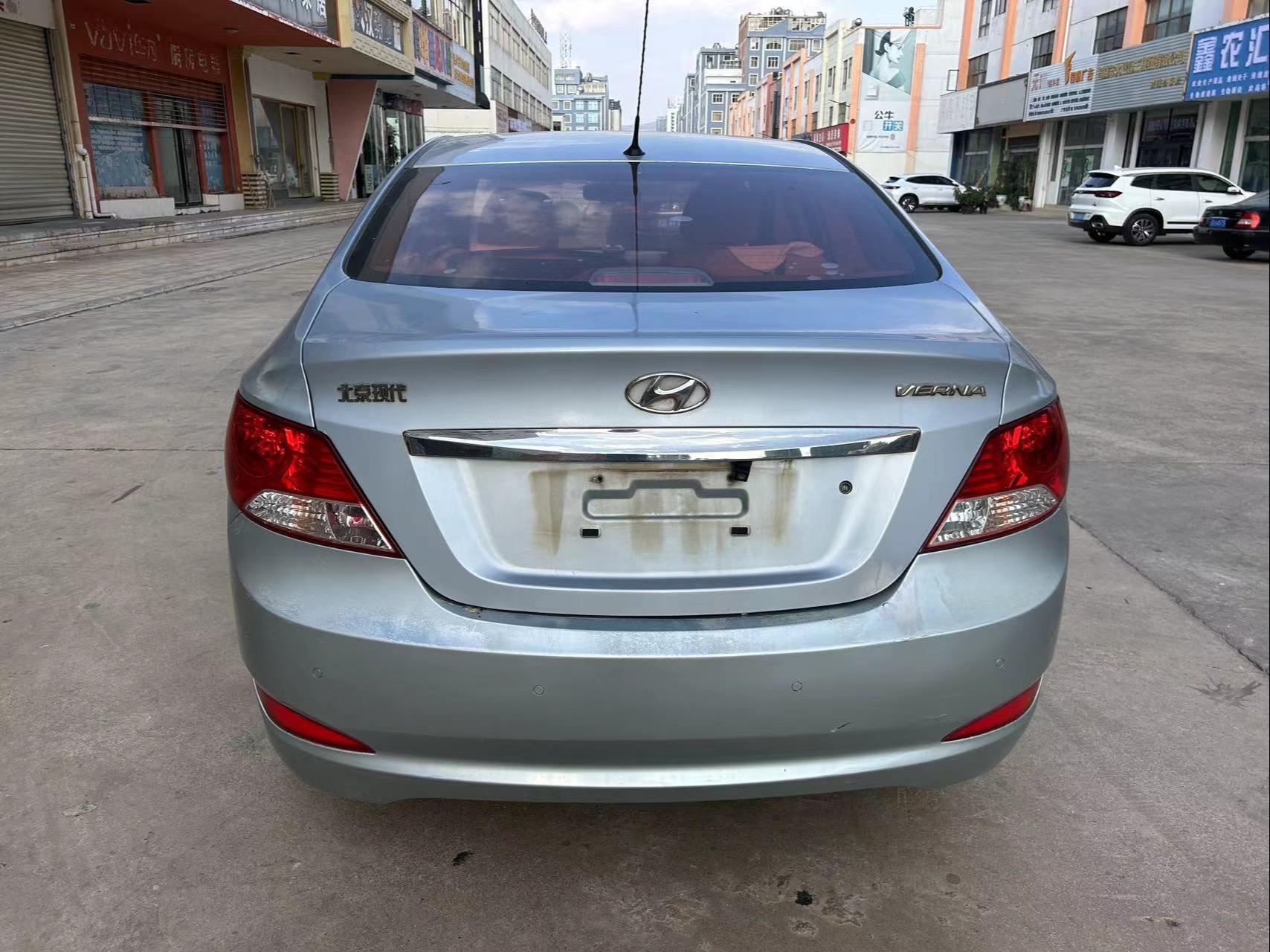 一万多要车况好合资的大哥看过来 13年现代瑞纳,1.