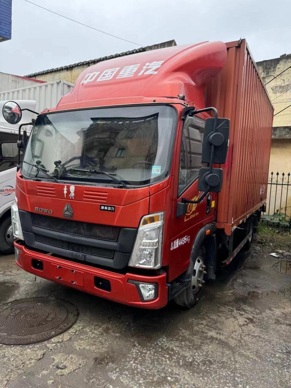 4米2蓝牌货车 最新到店2020年8月上牌使用的重汽宽体4开门厢车,内宽2.