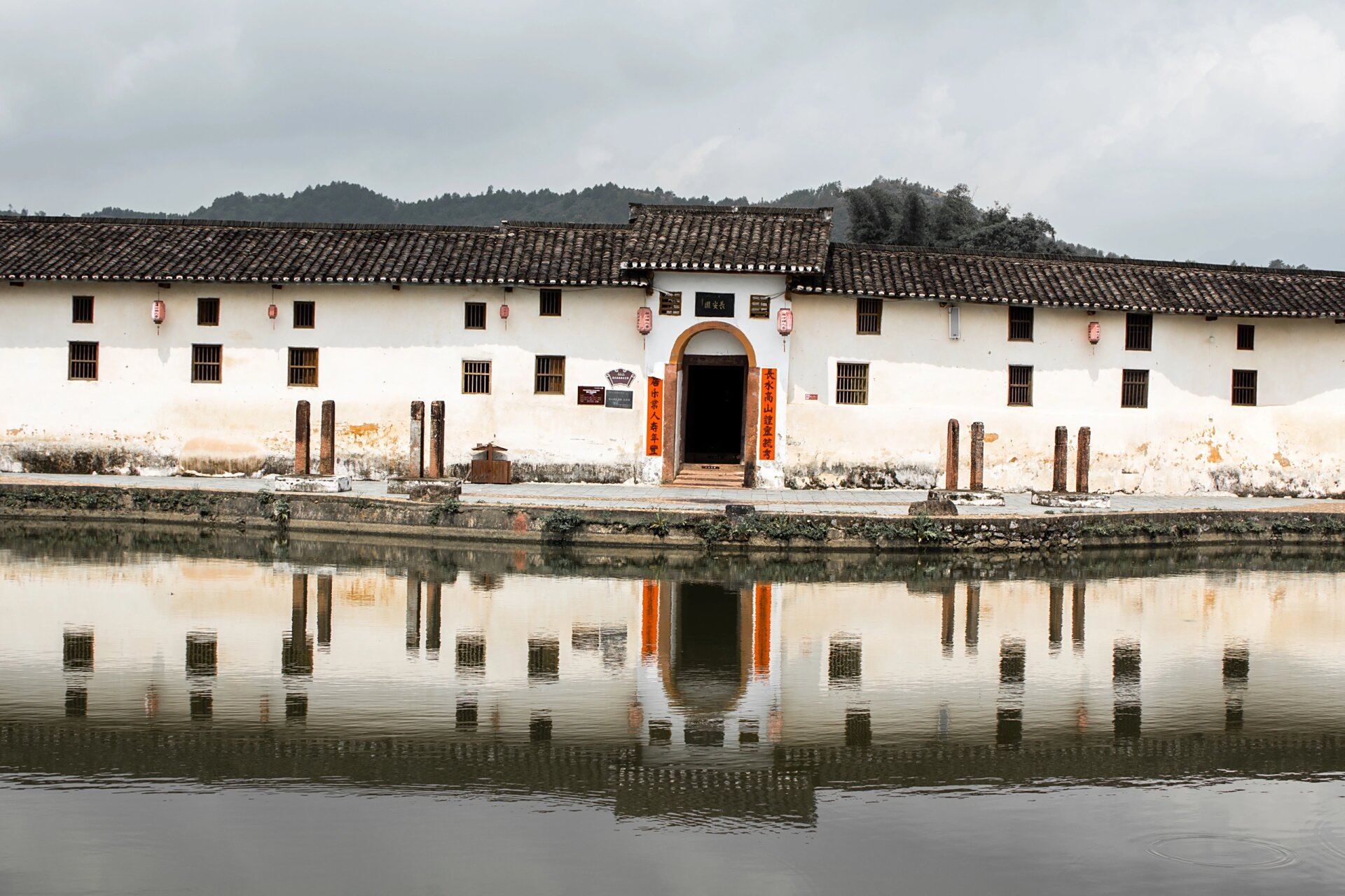 粤北客家围屋|湖心坝长安围 我没广角拍不全 其实专门过去看没有想象