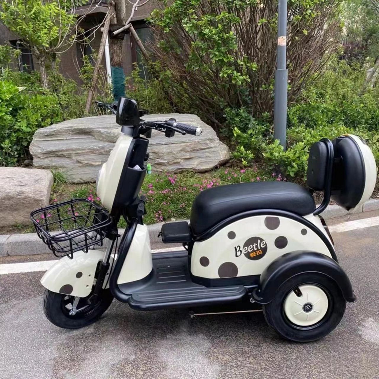 小型迷你三轮电动车也有合适的车棚啦～ 平时主要卖大一点尺寸的三轮