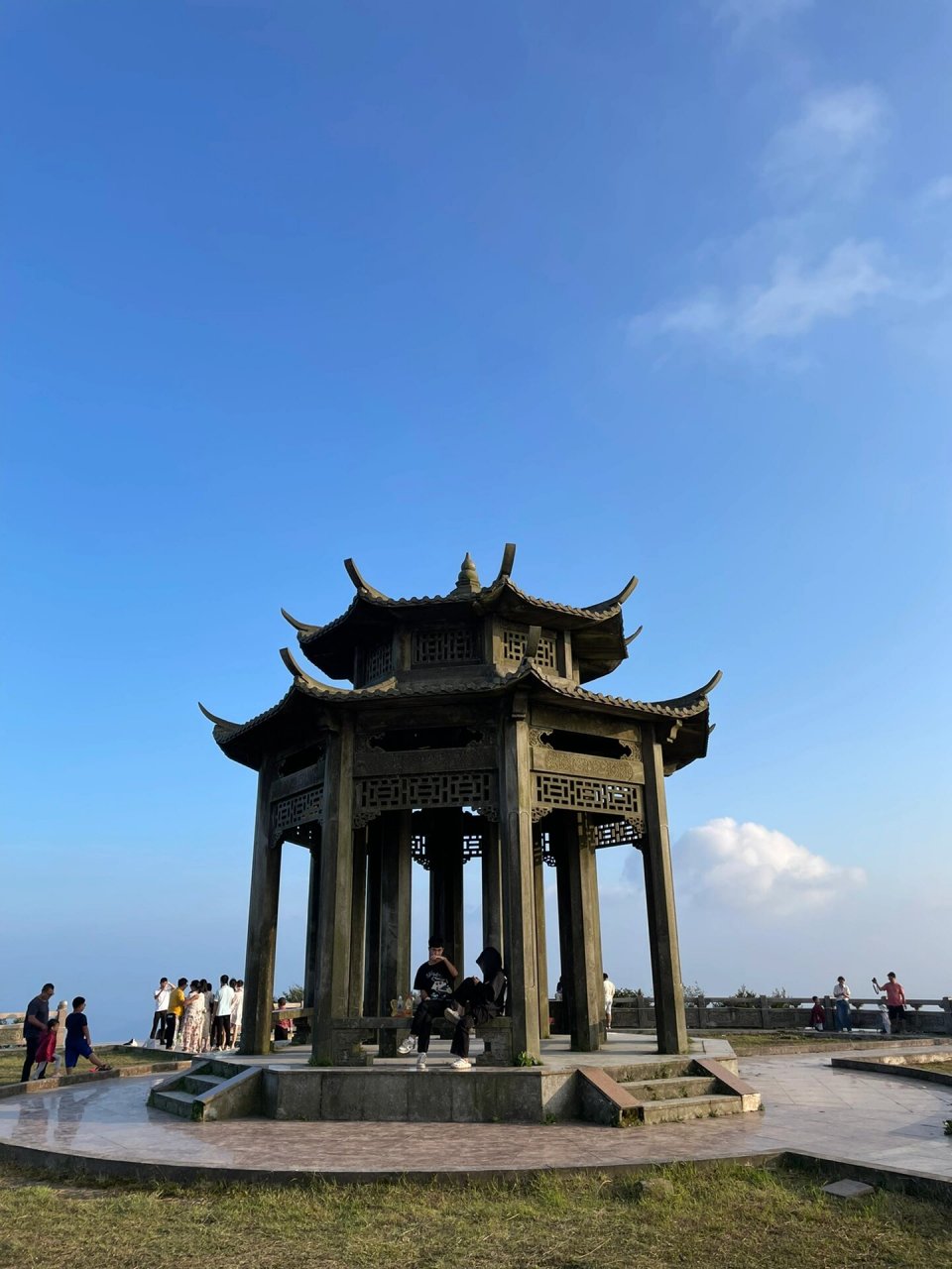 梅州鸿图嶂是照片不是照骗 10月3日上午,在短视频看到,位于丰顺县的