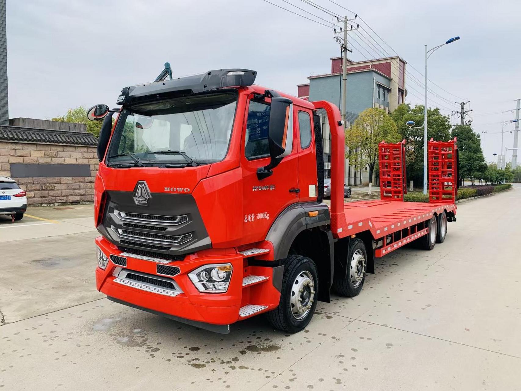 重汽豪沃前四后八平板运输车.