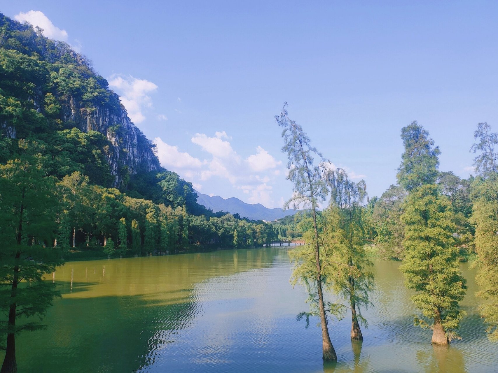 【广东肇庆旅游】七星岩 七星岩,位于肇庆市端州区,是国家5a级景区,因