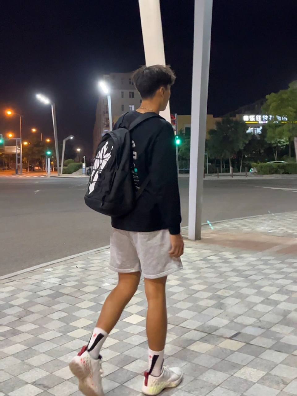 篮球 体育生的背影