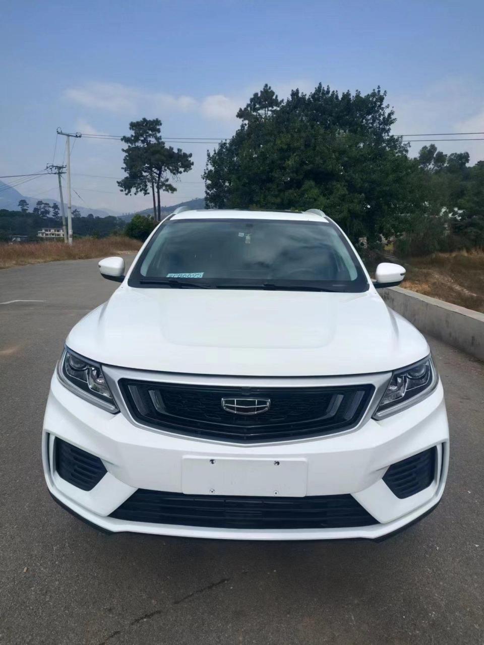 恭喜您成为尊贵的吉利车主,愿六宫蓝黑盾守护 您的事业和前程,祝你在