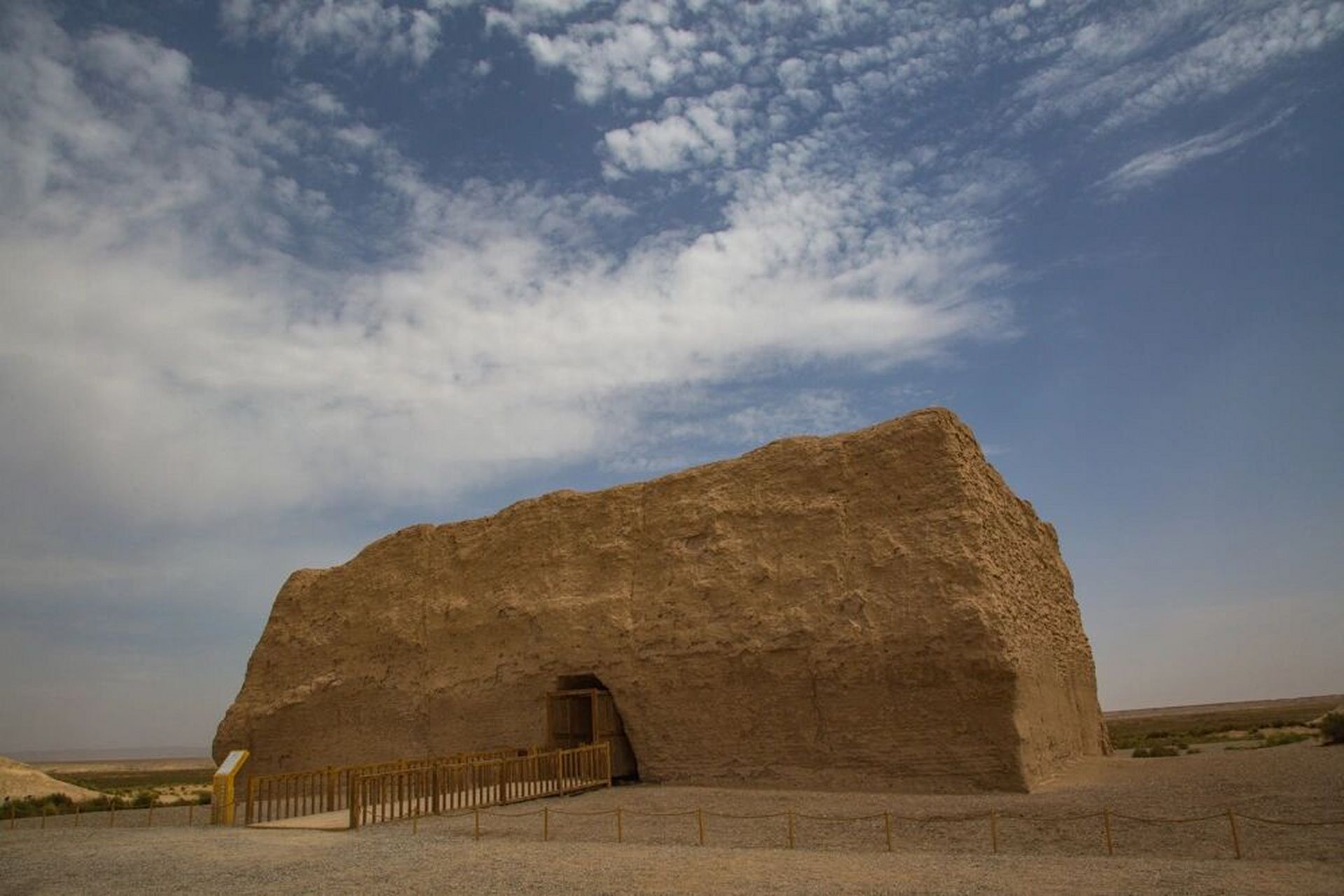 玉门关 中国汉代长城关隘及障塞烽燧(烽火台)遗址.