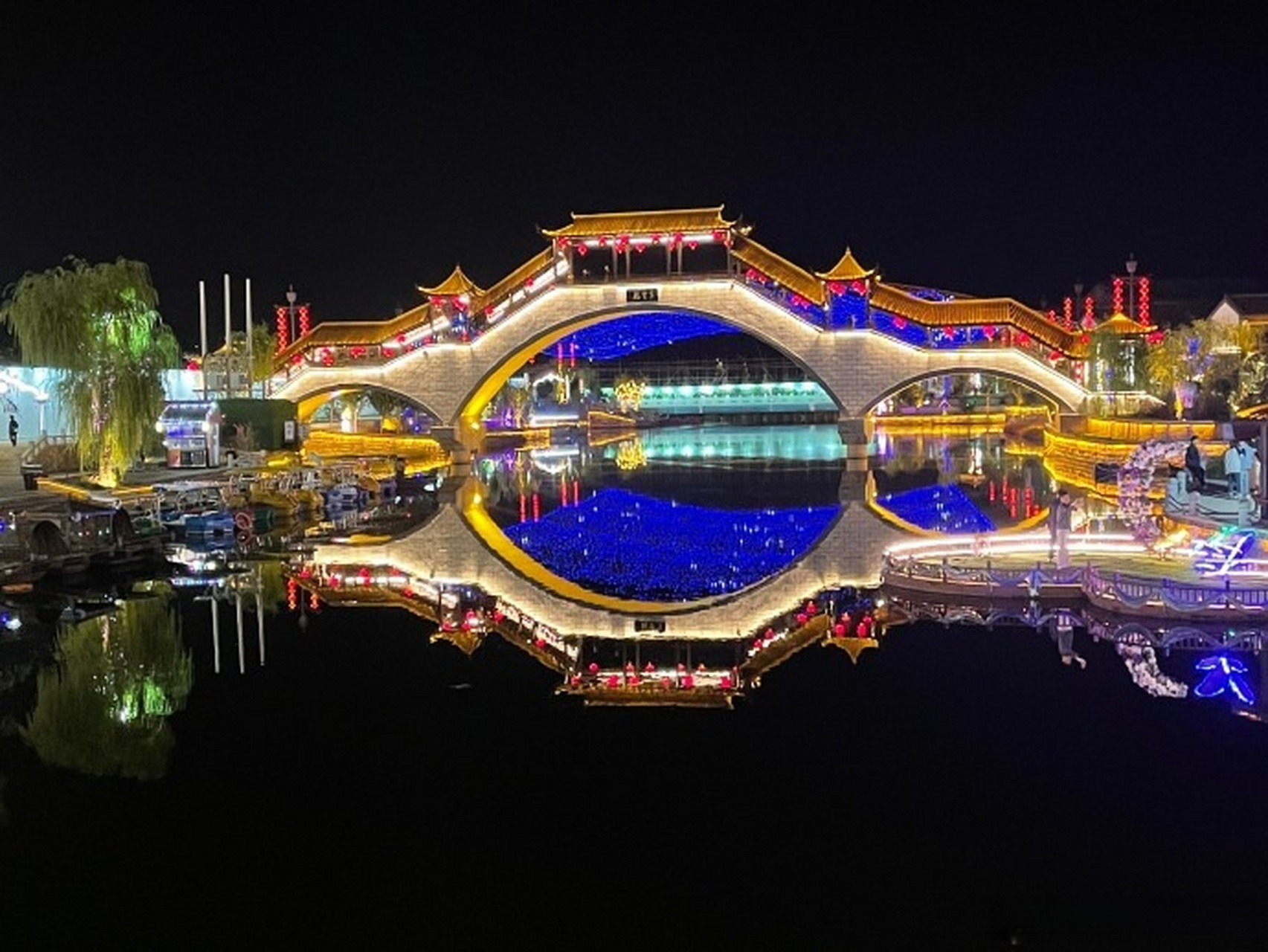 振兴新突破辽宁杠杠滴# 【稻花香里说丰年丨喀左利州古城】夜游利州