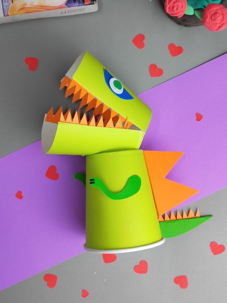 艺术启蒙 纸杯恐龙 简单几步在家就能做的小恐龙,快带着孩子一起试试