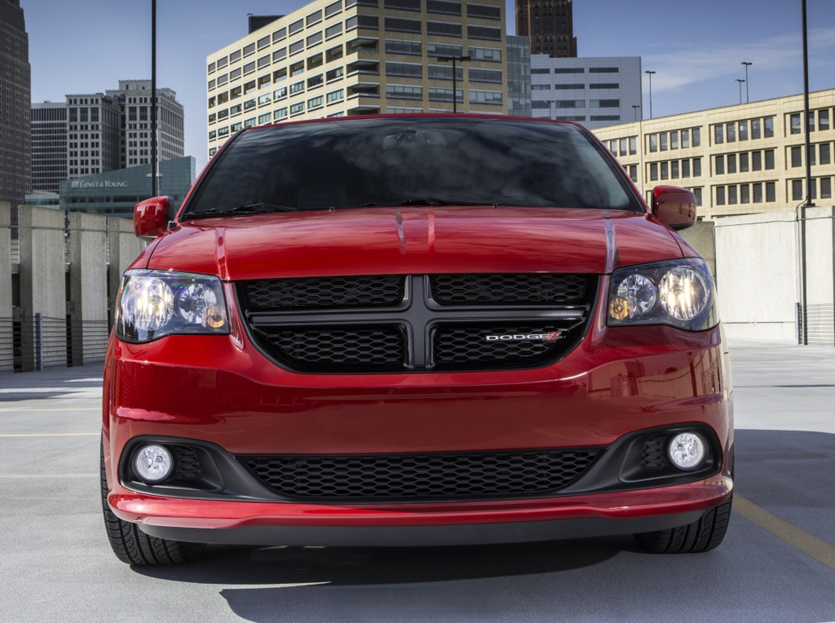 第五代道奇捷龙从2013年投产,足足生产了13年,直到2020年才停产(图为