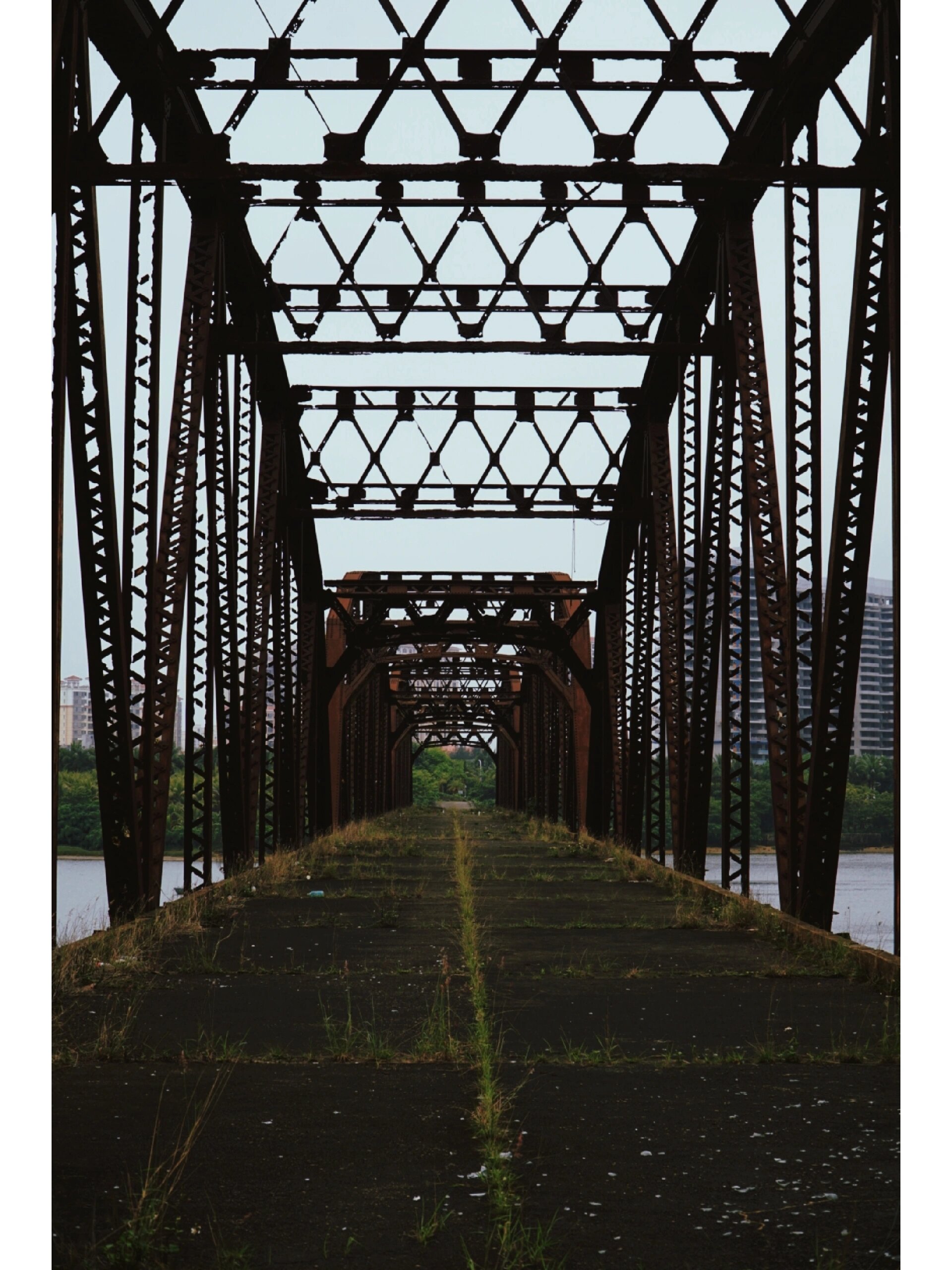 海口南渡江铁桥 探索历史的足迹 海南的第一座大桥"南渡江铁桥"由抗日