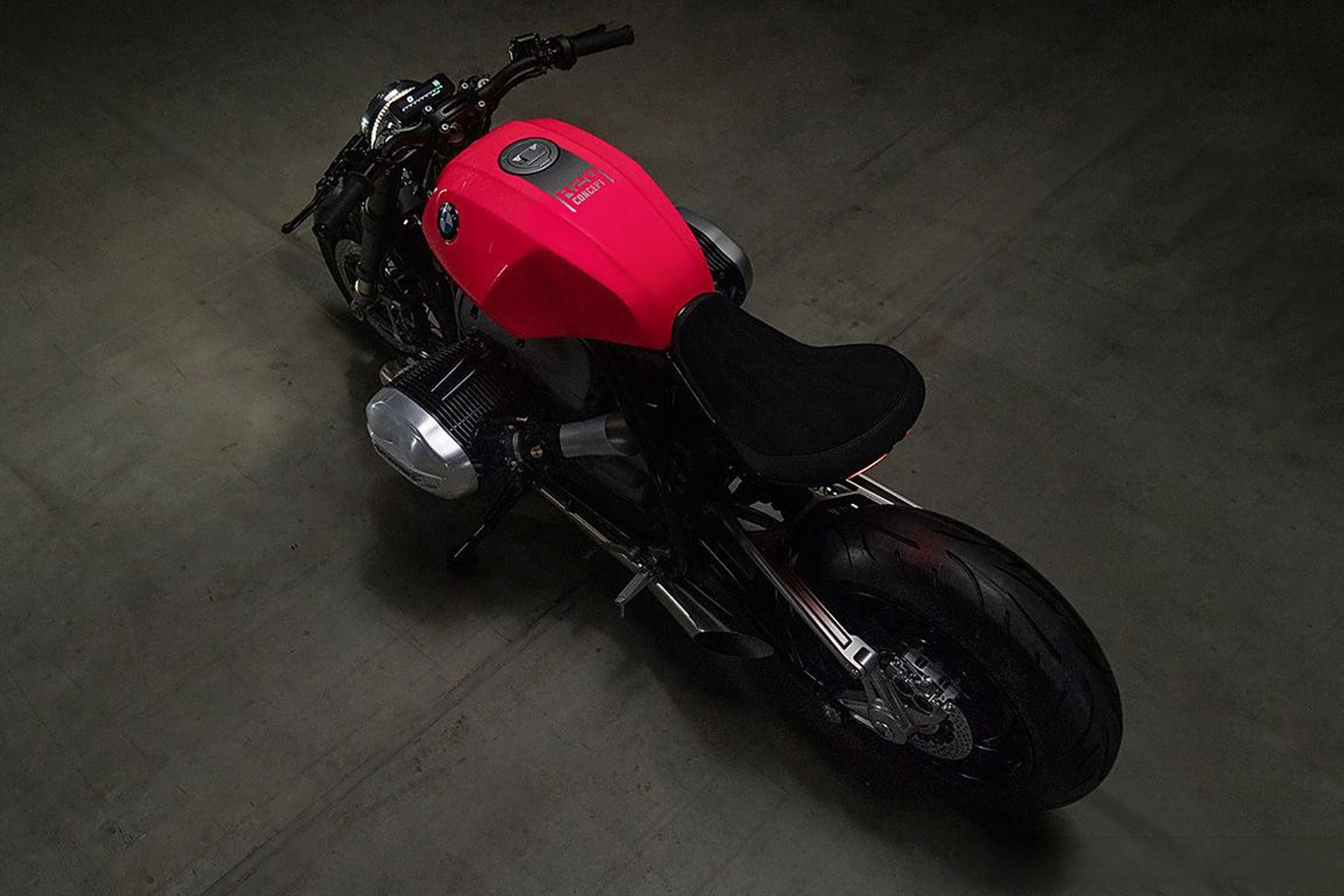 宝马发布了一款最新摩托概念车宝马r20,最大排量达到了2.0l.