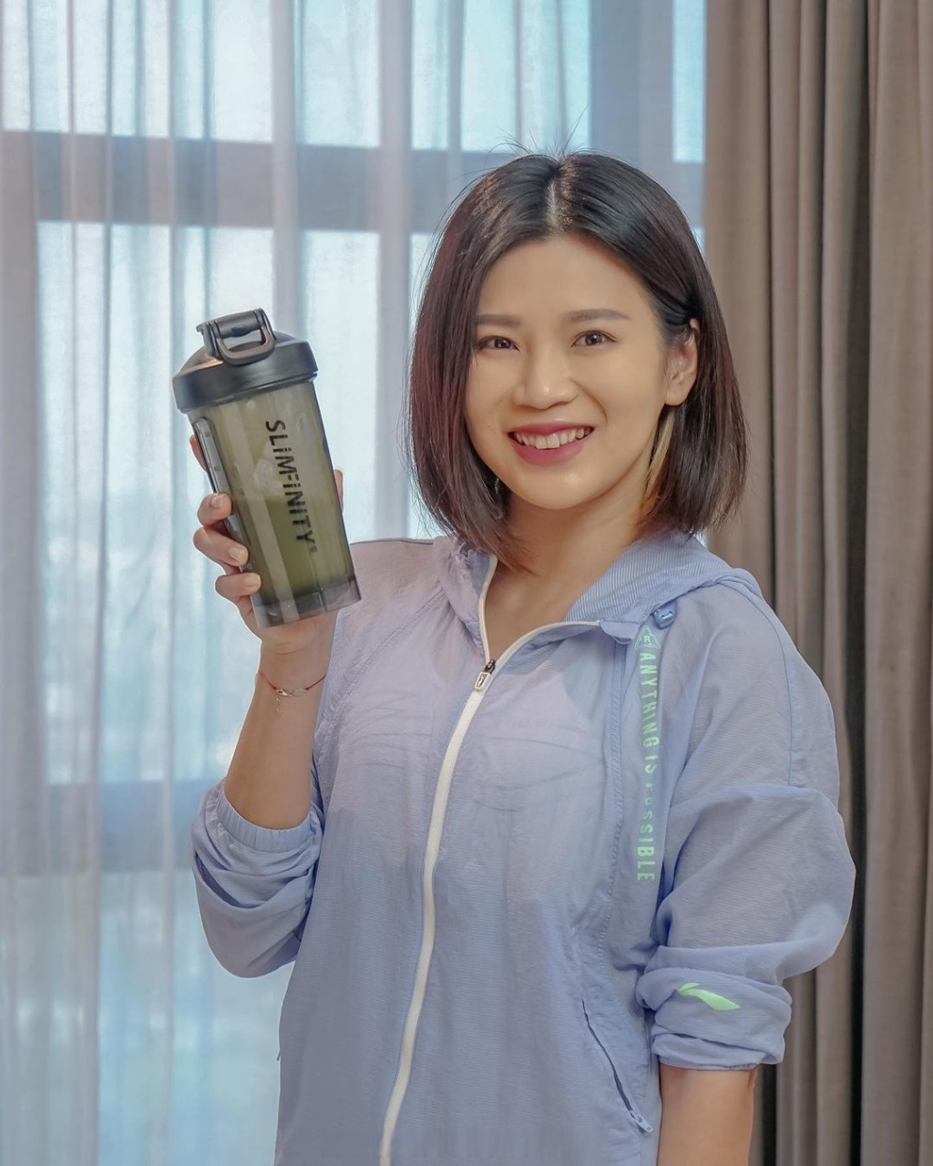 生活不易,娘娘带货[三哈]营养奶昔  ——#吴柳莹##吴柳莹##羽球小v