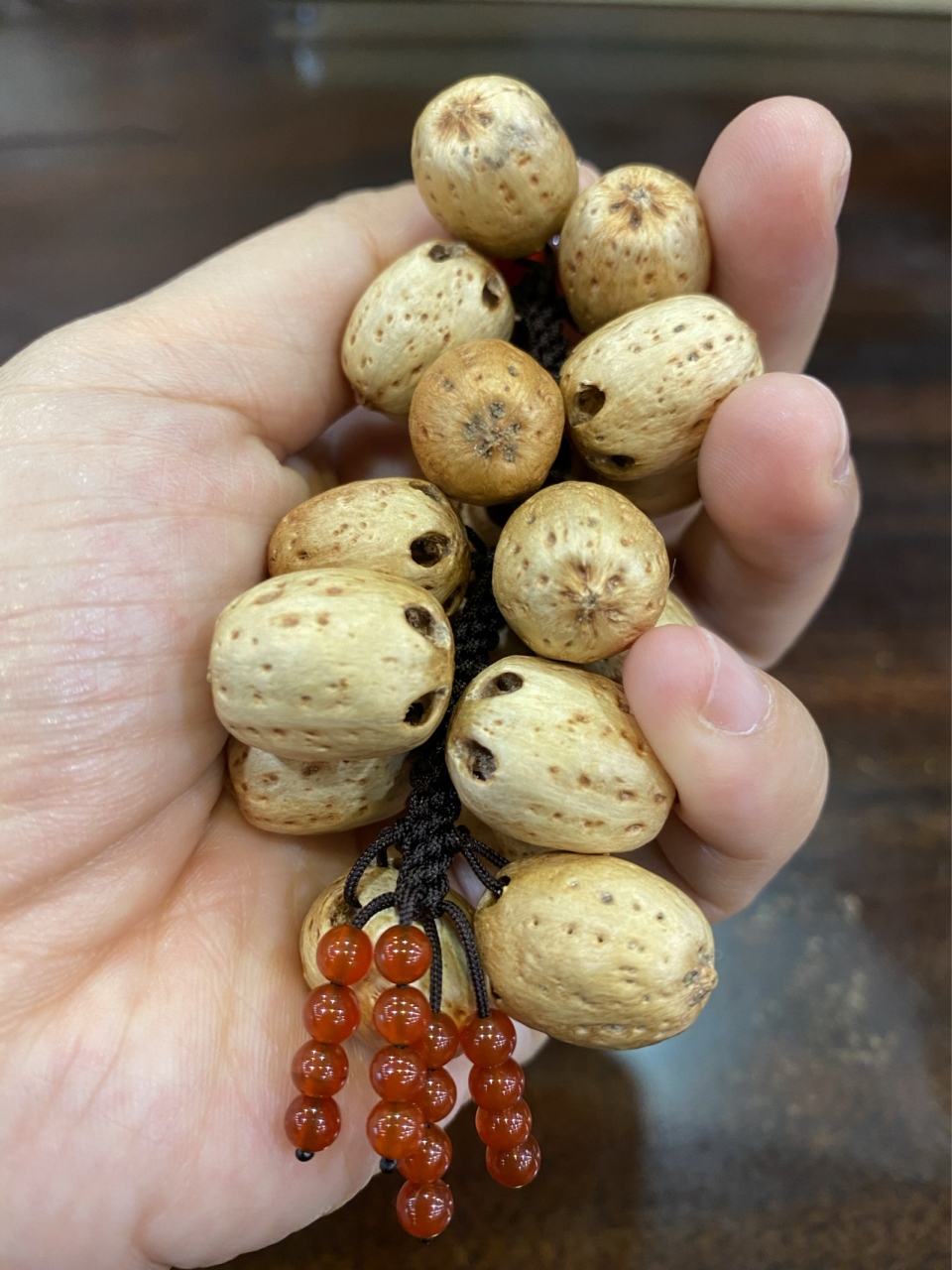 我们叫这个五眼果,做成挂件也可 我们叫这个五眼果,做成挂件也可