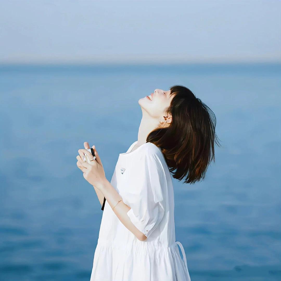 一期好看短发女生头像 微信头像女生