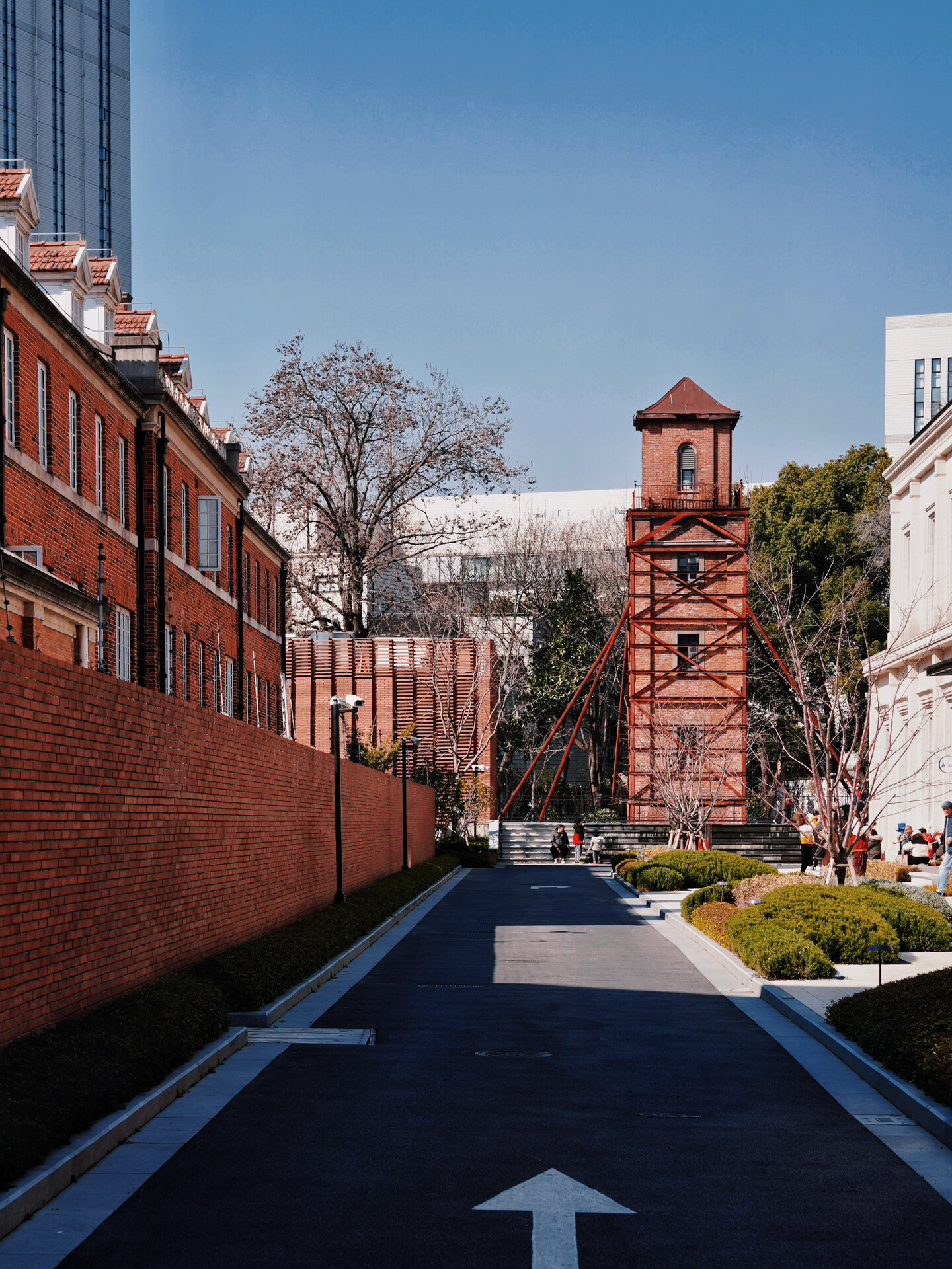 路91号,曾经的美童公学 7815有着"东方香榭丽舍"美名的衡山路