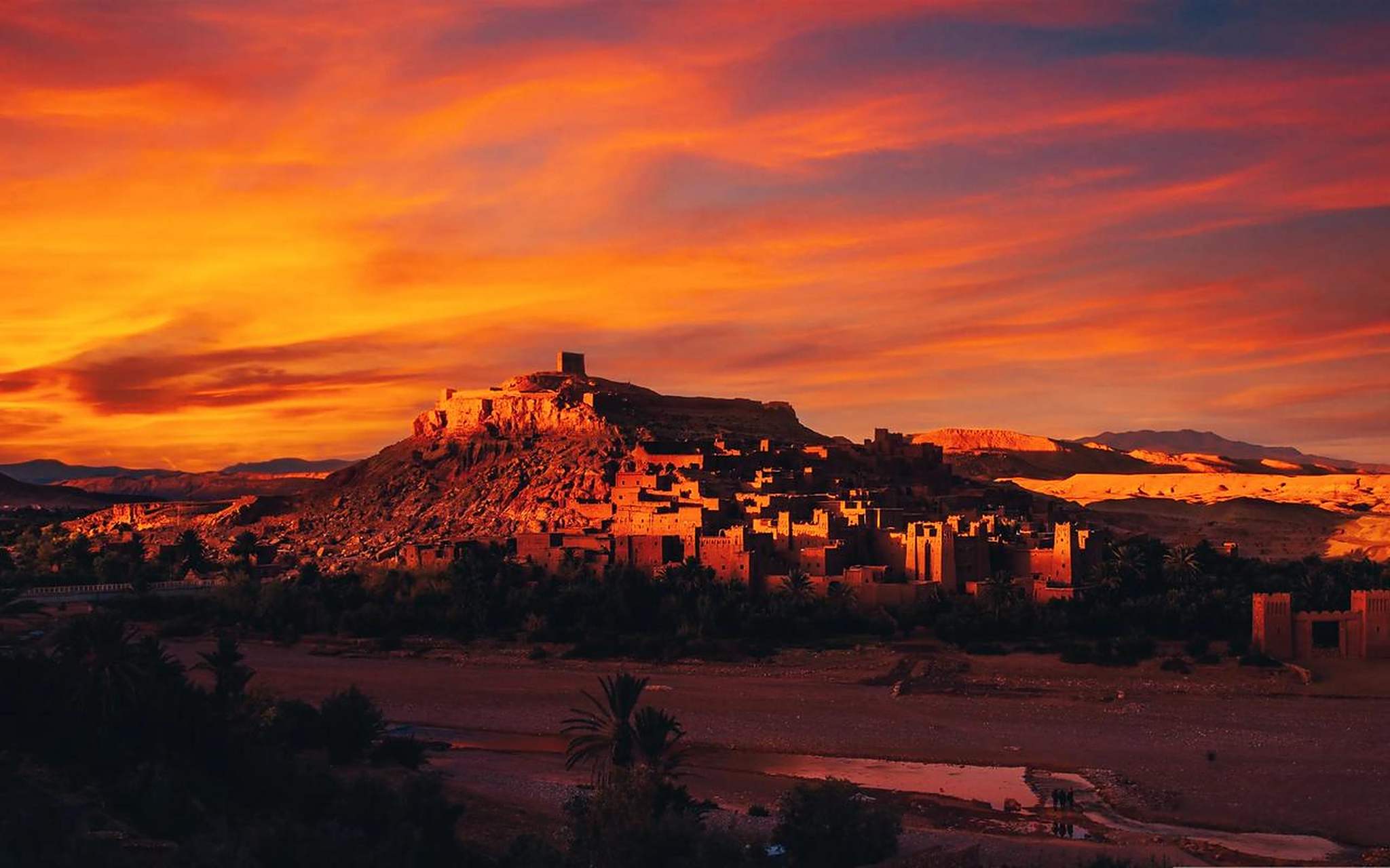 时光匆匆,岁月无痕  时间是一场永远比不赢的游戏, 前一秒, 你还在