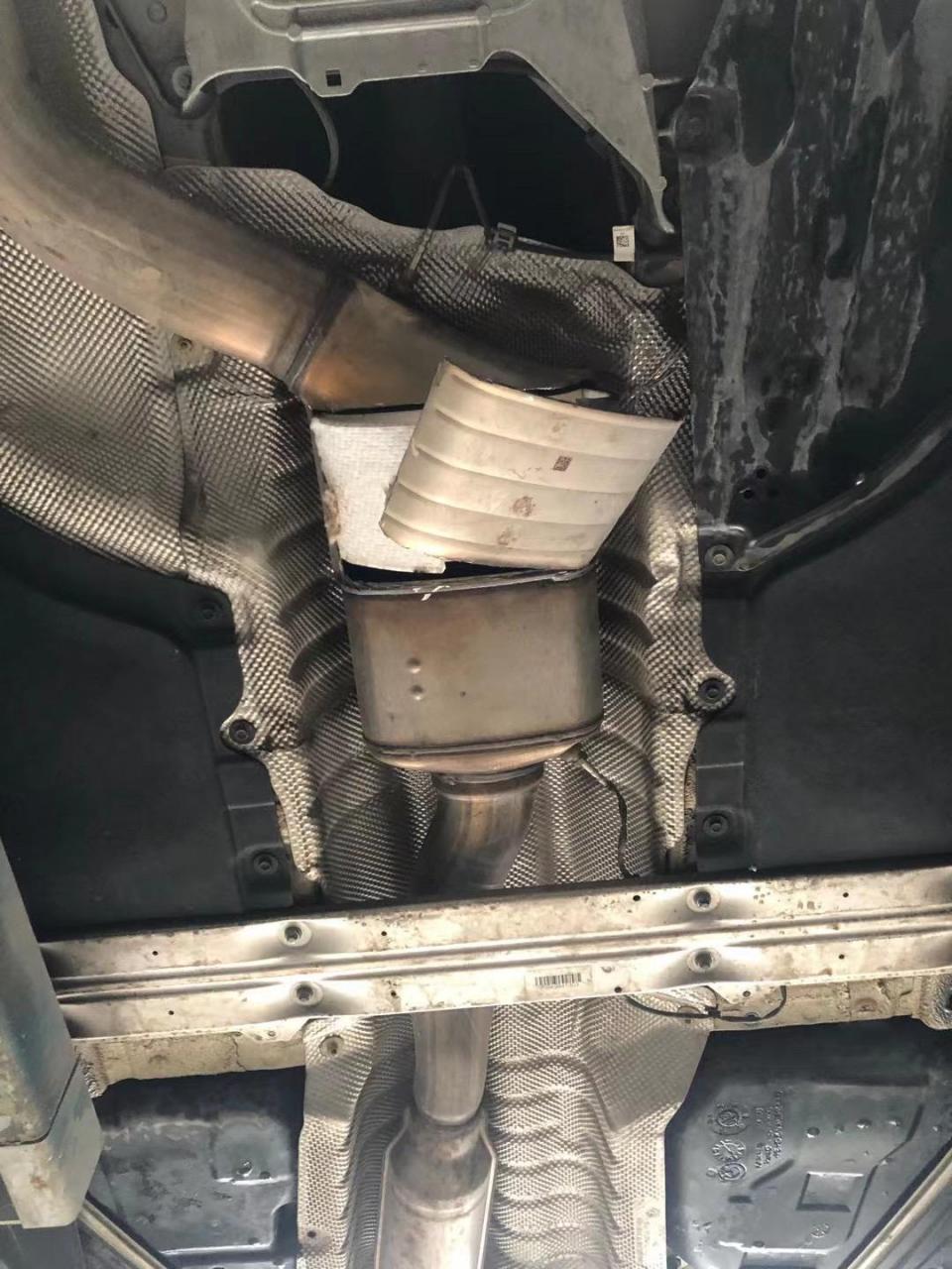 宝马三系  拆解颗粒捕捉器.ecu特调