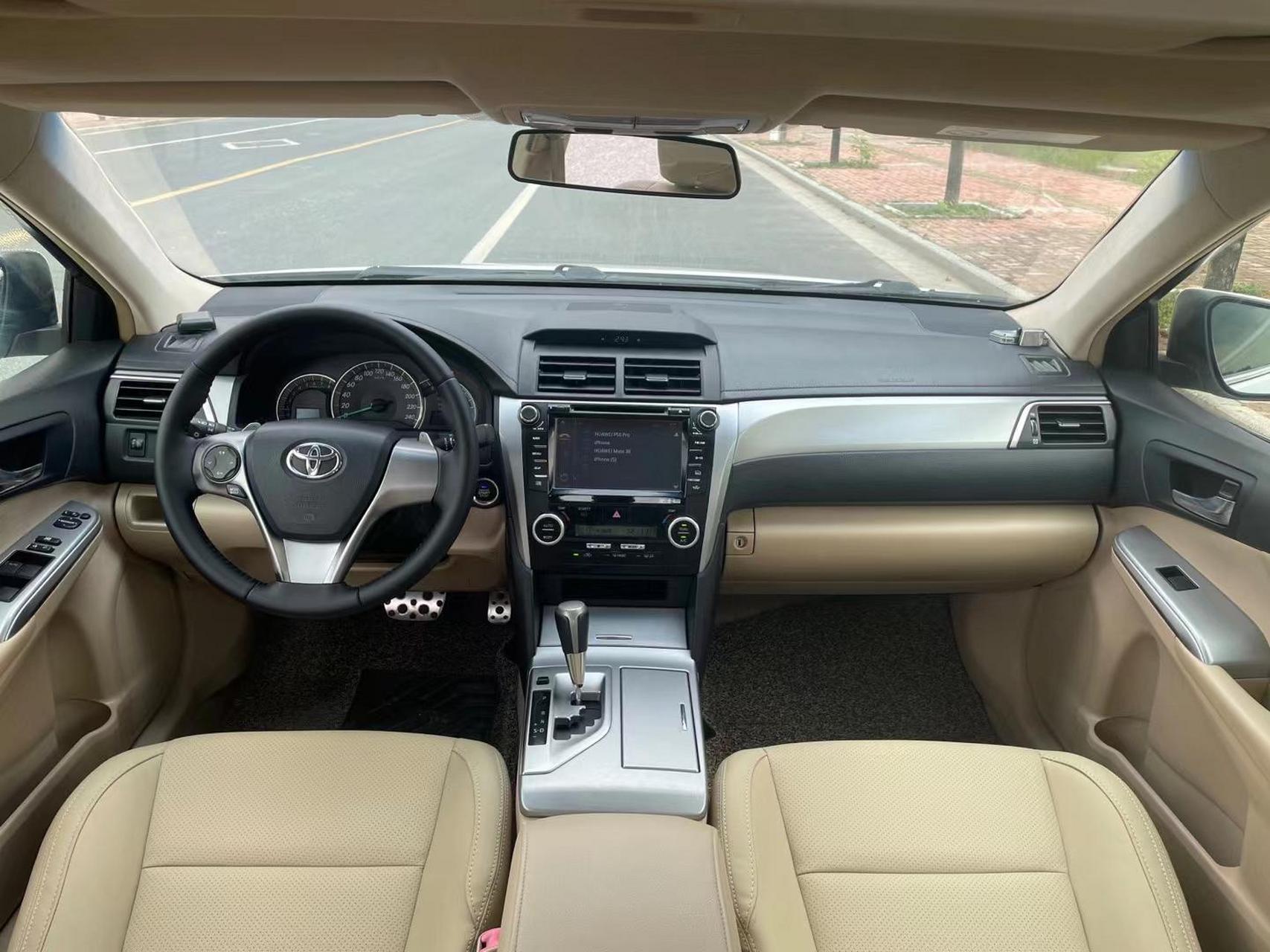 13年丰田凯美瑞2.