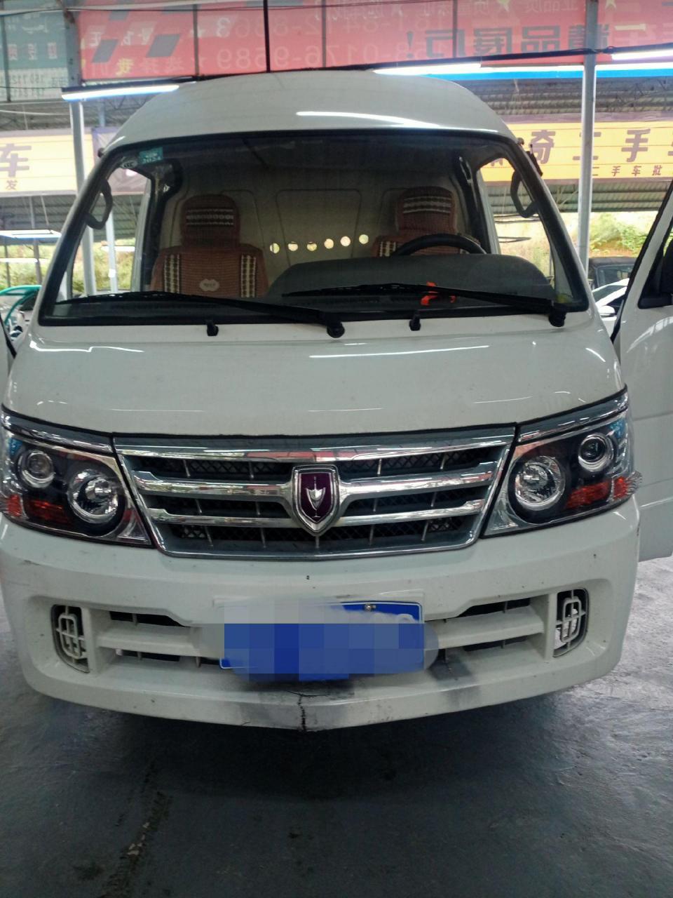 金杯海狮 2.0l豪华型箱货高顶 净空长3.2米