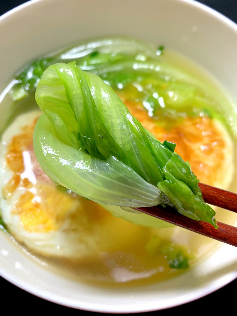 减脂期的姐妹都来做这个生菜鸡蛋汤吧! .