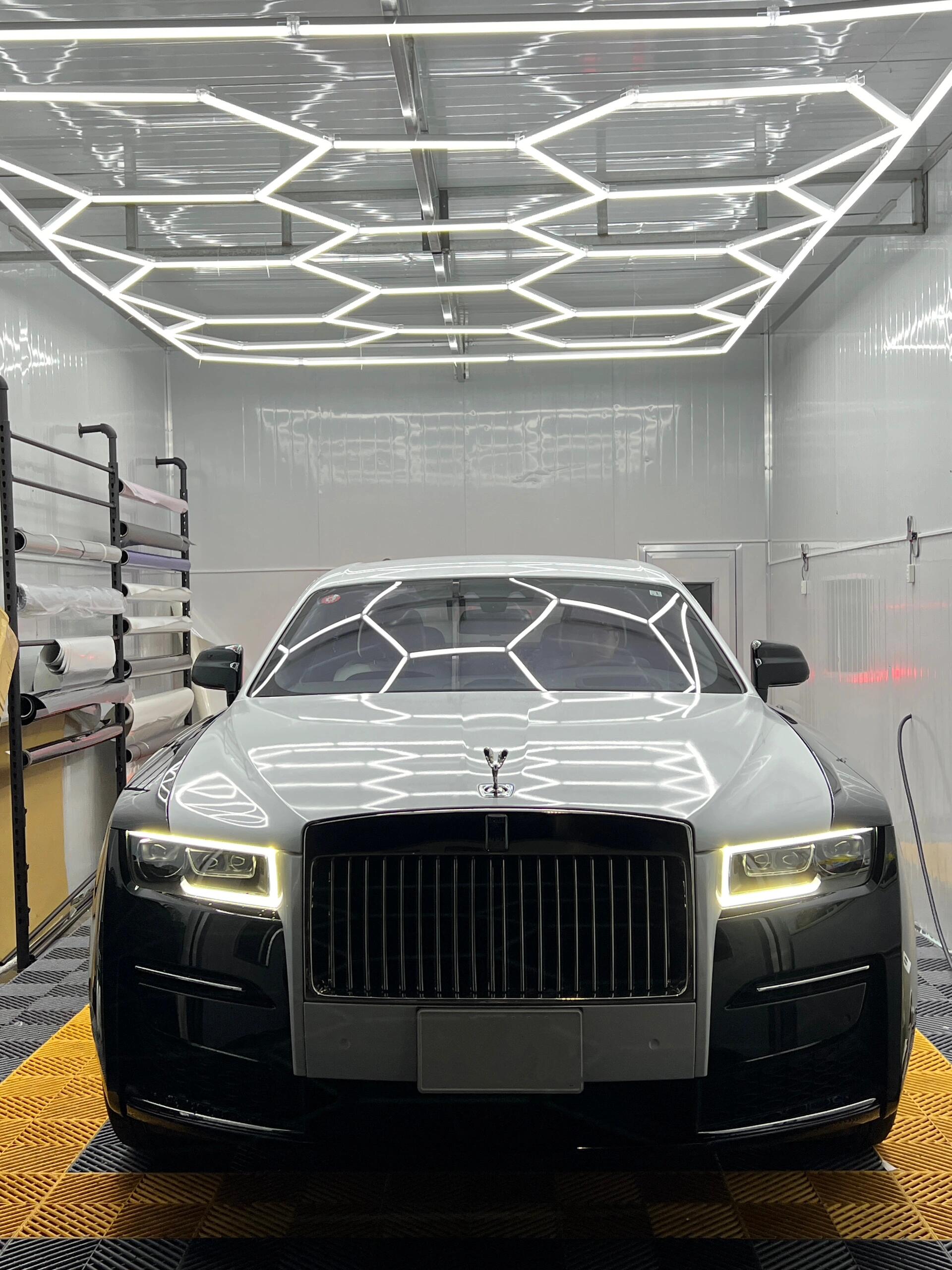 日本贴膜 劳斯莱斯古思特 双拼车衣