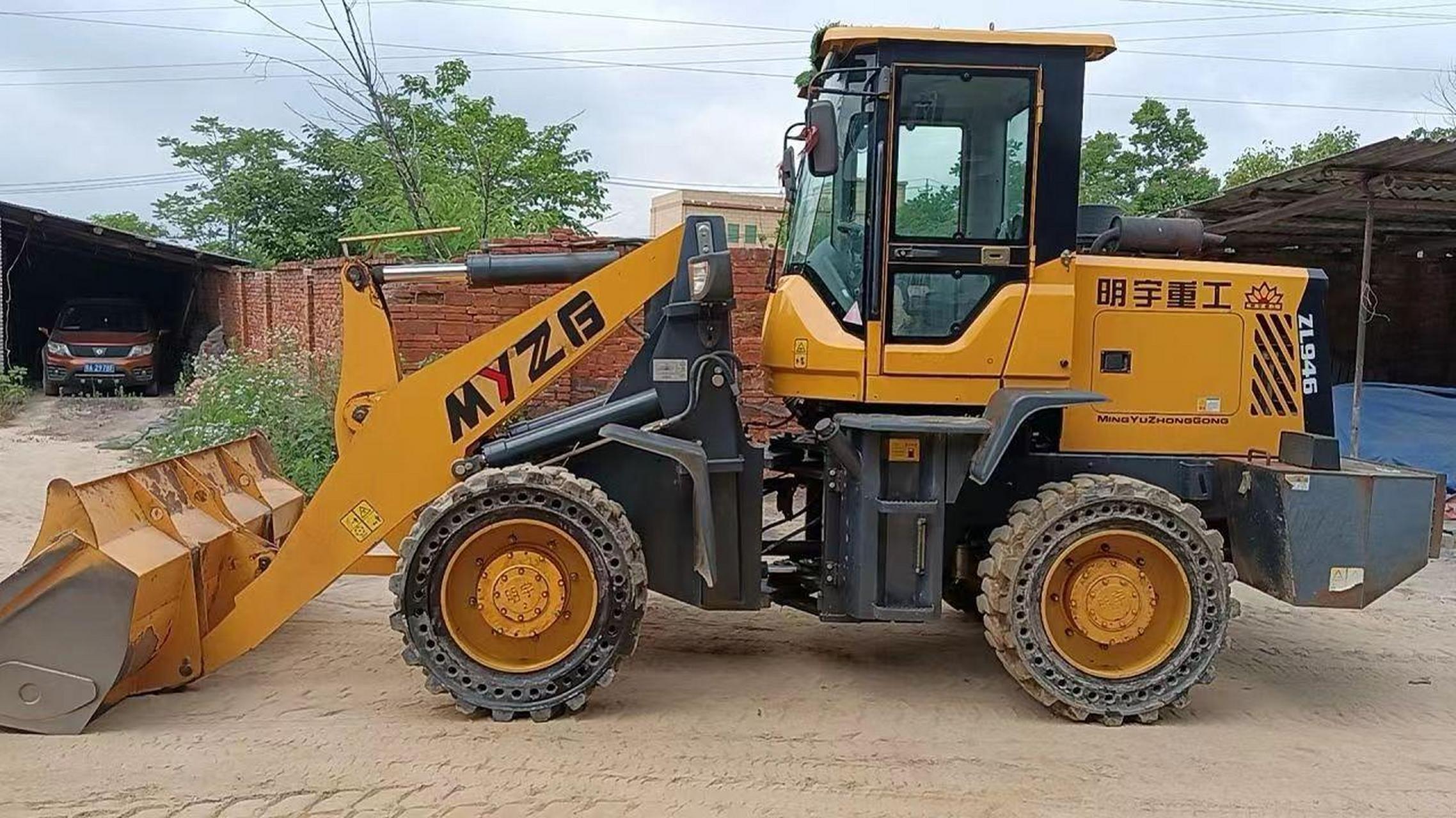 明宇946铲车,4108发动机,配备航空座椅,高低速带跑路挡,大轮边气刹