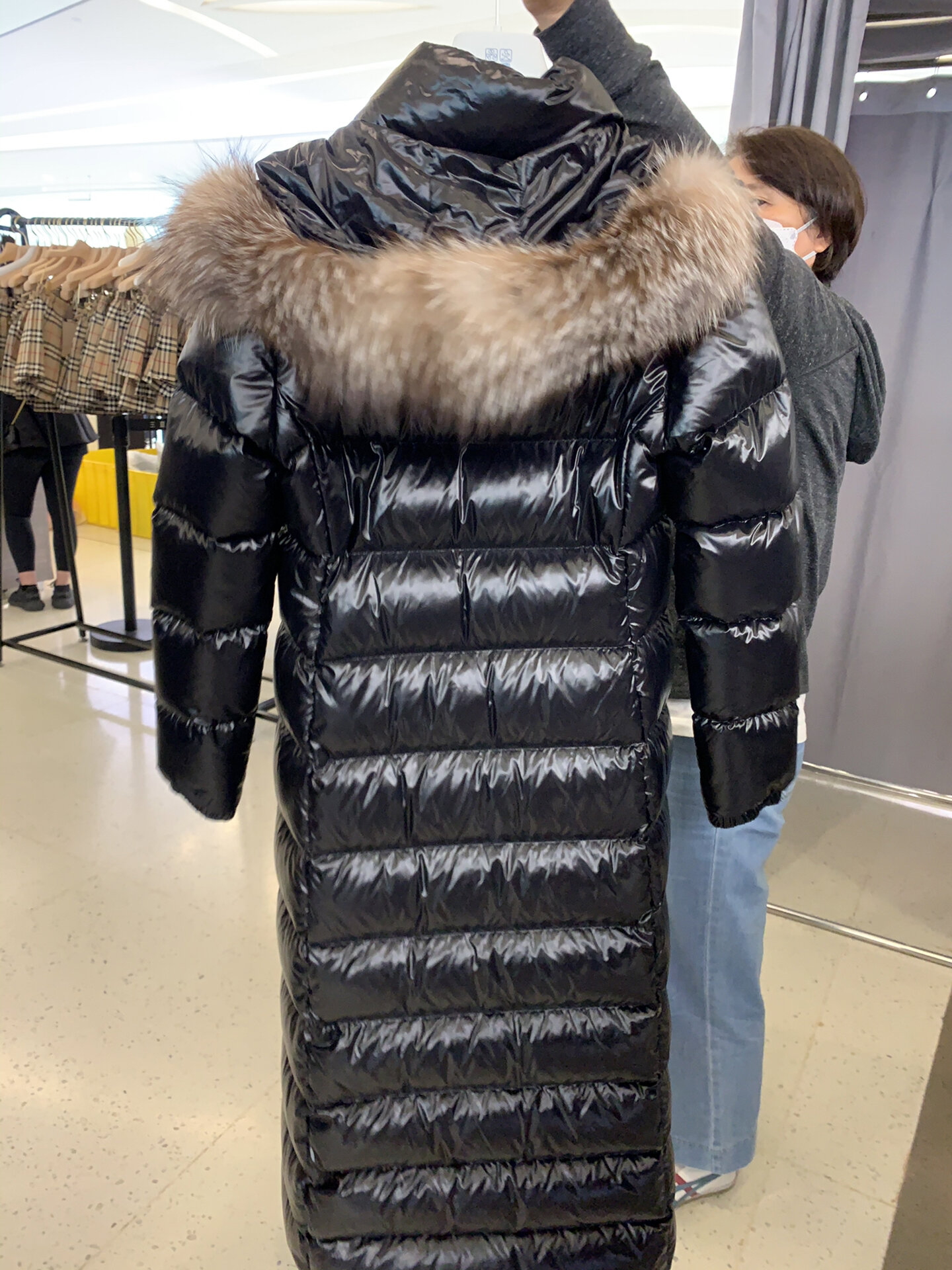 蒙口长款羽绒服免税价再5折 9×××9292