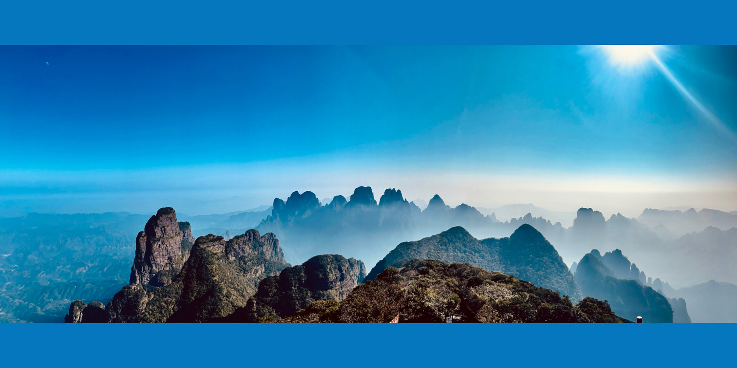 金秀圣堂山  1,景区离柳州市区120公里,包含下高速后省道50公里.