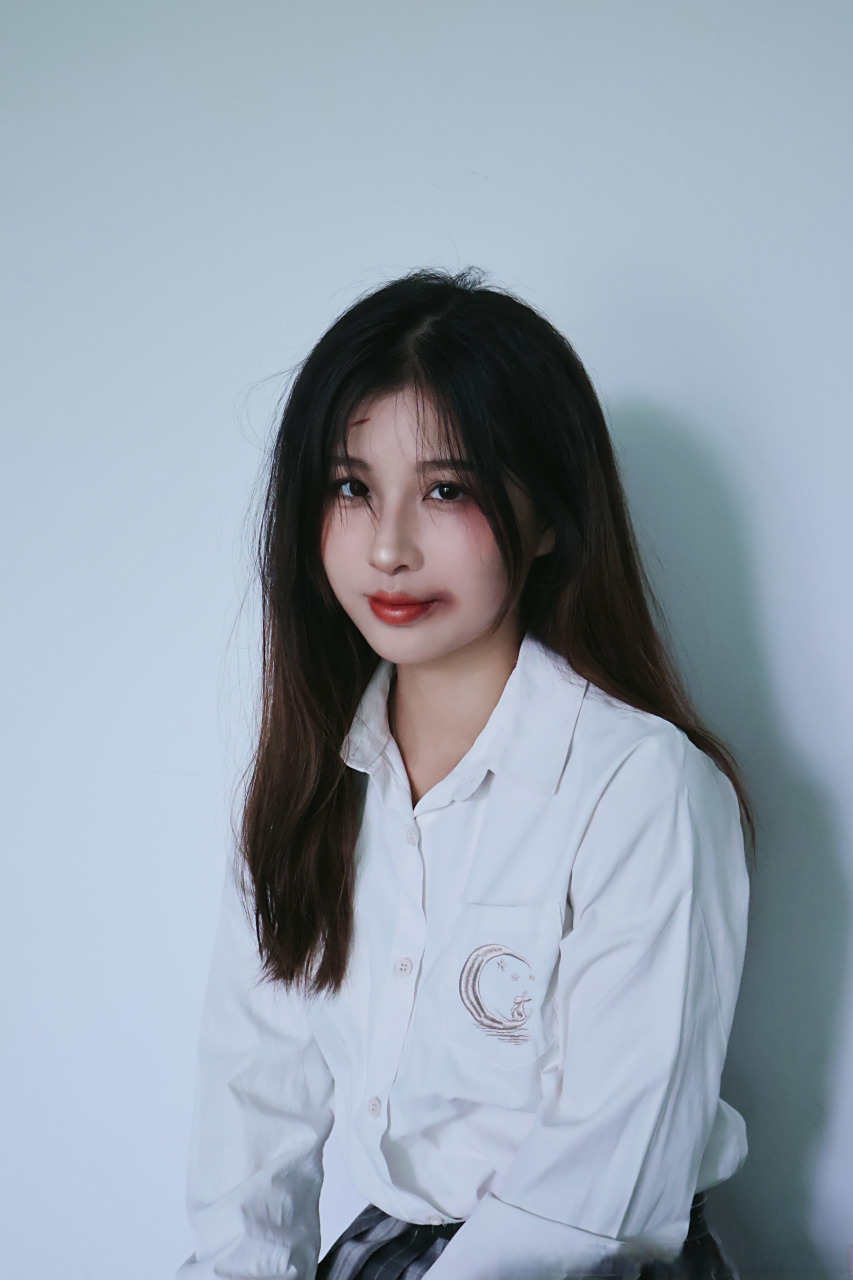 周陈雨轩#    发点照片 很喜欢塑造不同的形象 今天的形象主题靠大家