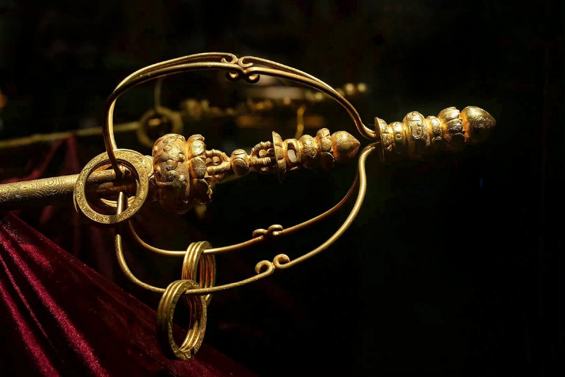 银花双轮十二环锡杖·64件首批禁止出国国宝 唐 | 鎏金迎真身银金花