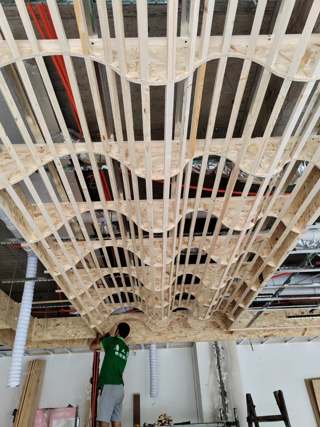 石膏板吊顶波浪造型基层做法