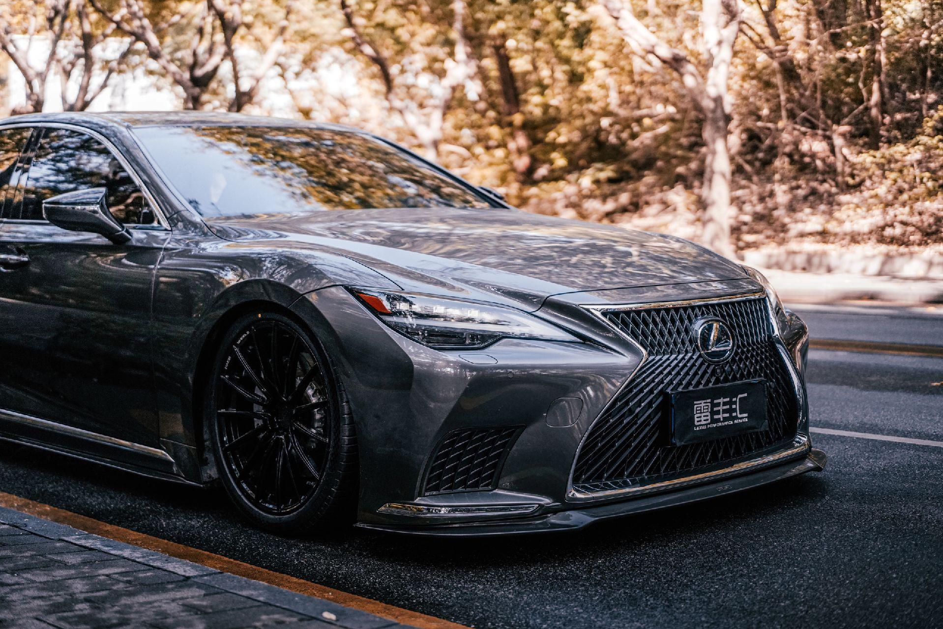 雷克萨斯ls500h 外观升级案例 日本  artisan 小包围套件/气动避震