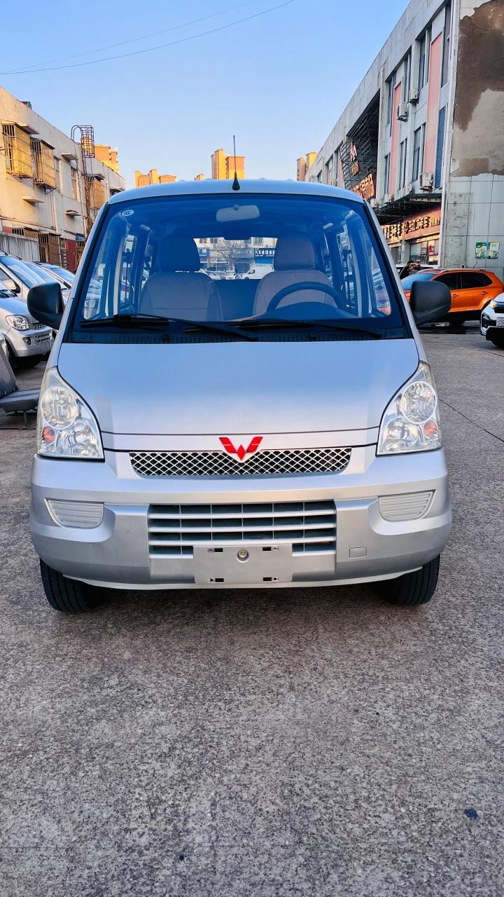 上架16年五菱荣光五座面包车,车好带空调价格 1. x