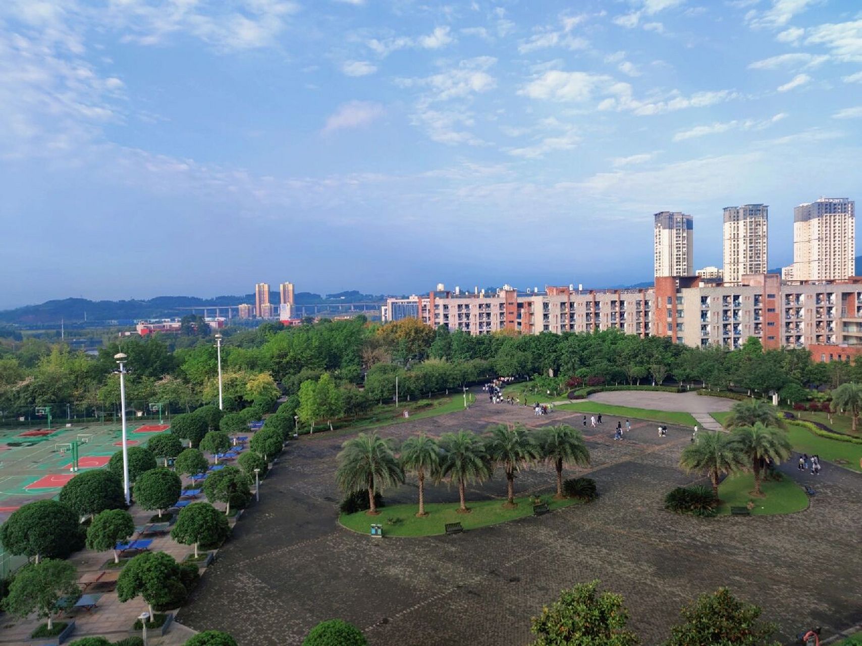 重庆工商学校白沙图片
