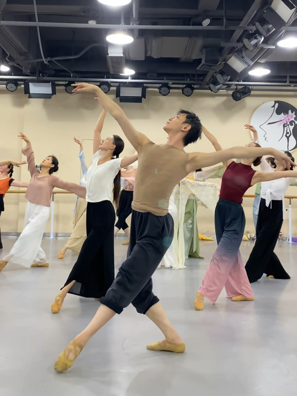 【葬花吟】气息组合 孙科古典舞 后面有葬花吟的镜面数节奏 你们可以