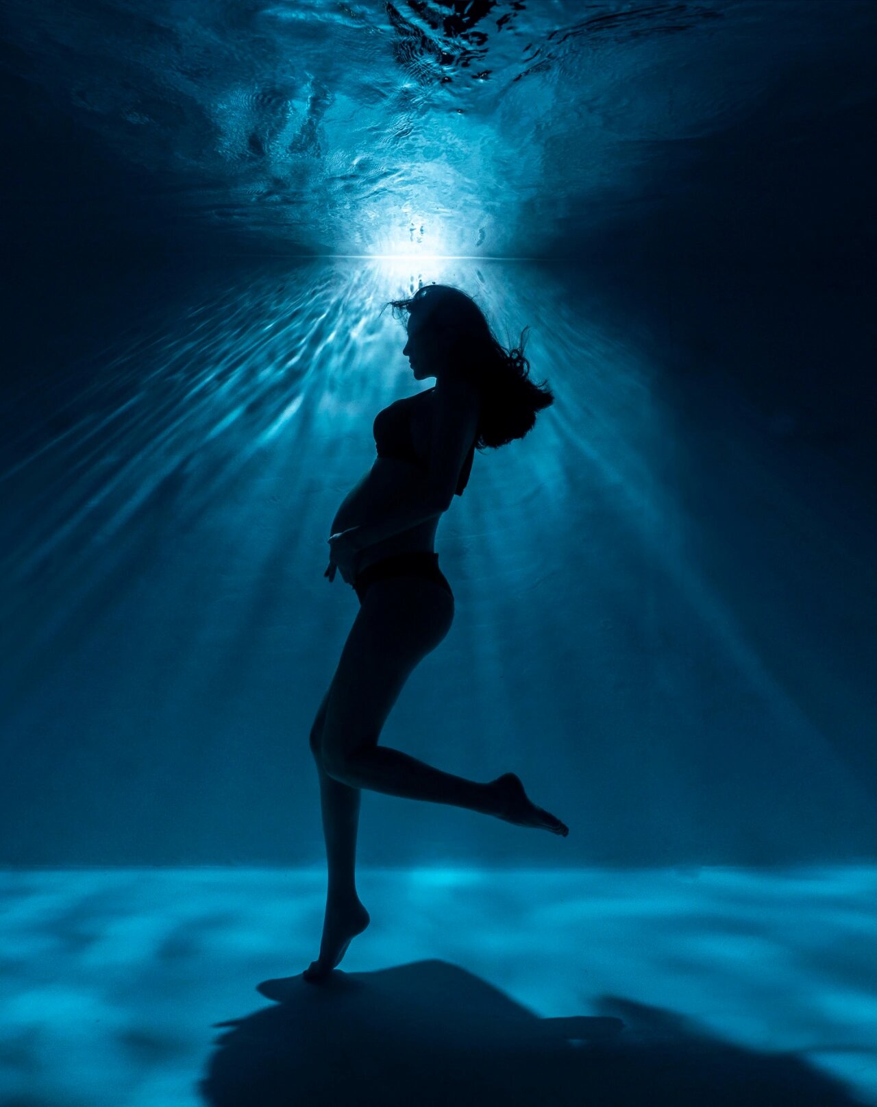 唯美水下孕照 正片来啦92 孕31w 3拍摄的水下孕照93满心期待还是