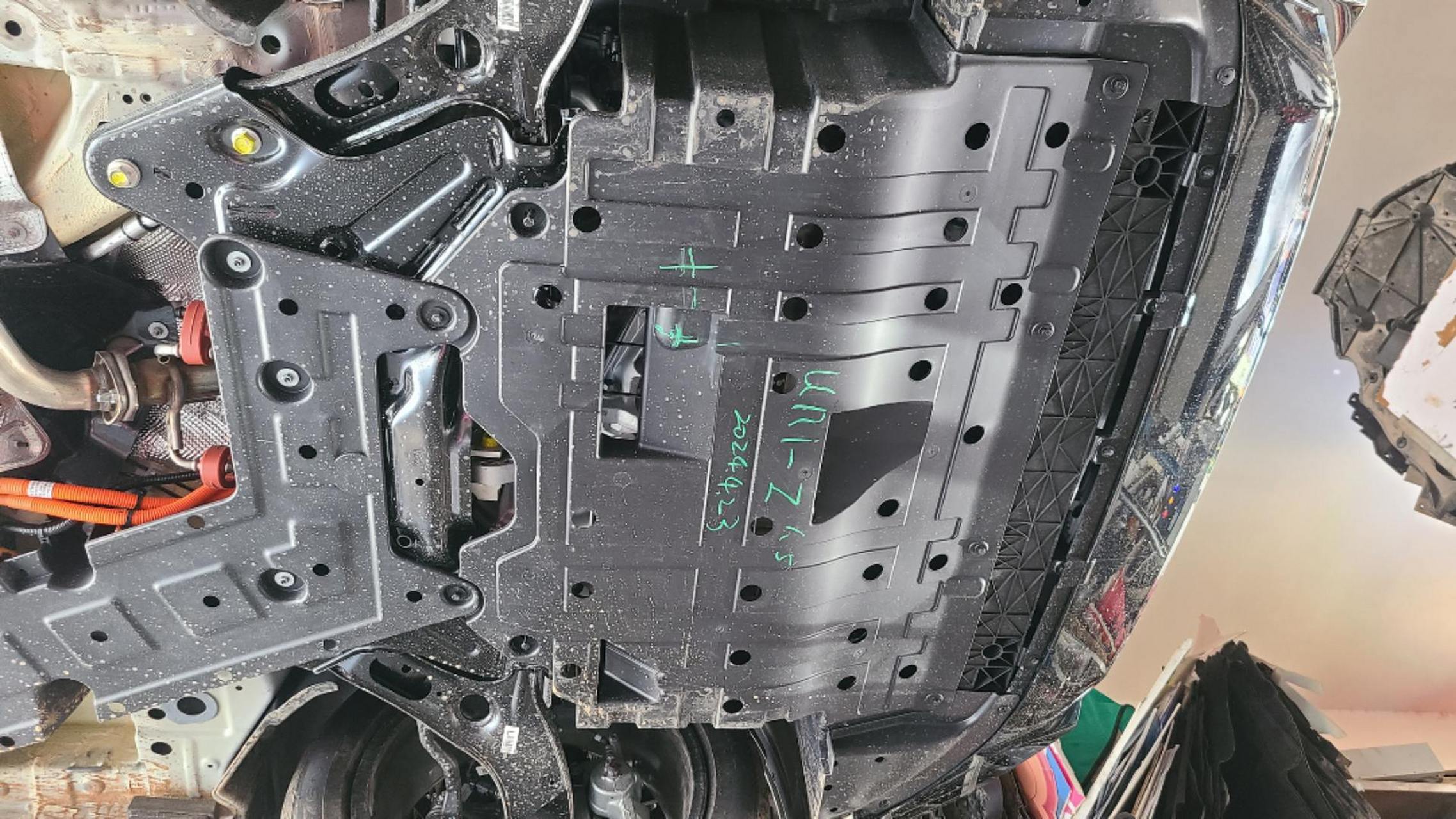 长安汽车  发动机护板 汽车改装 底盘装甲