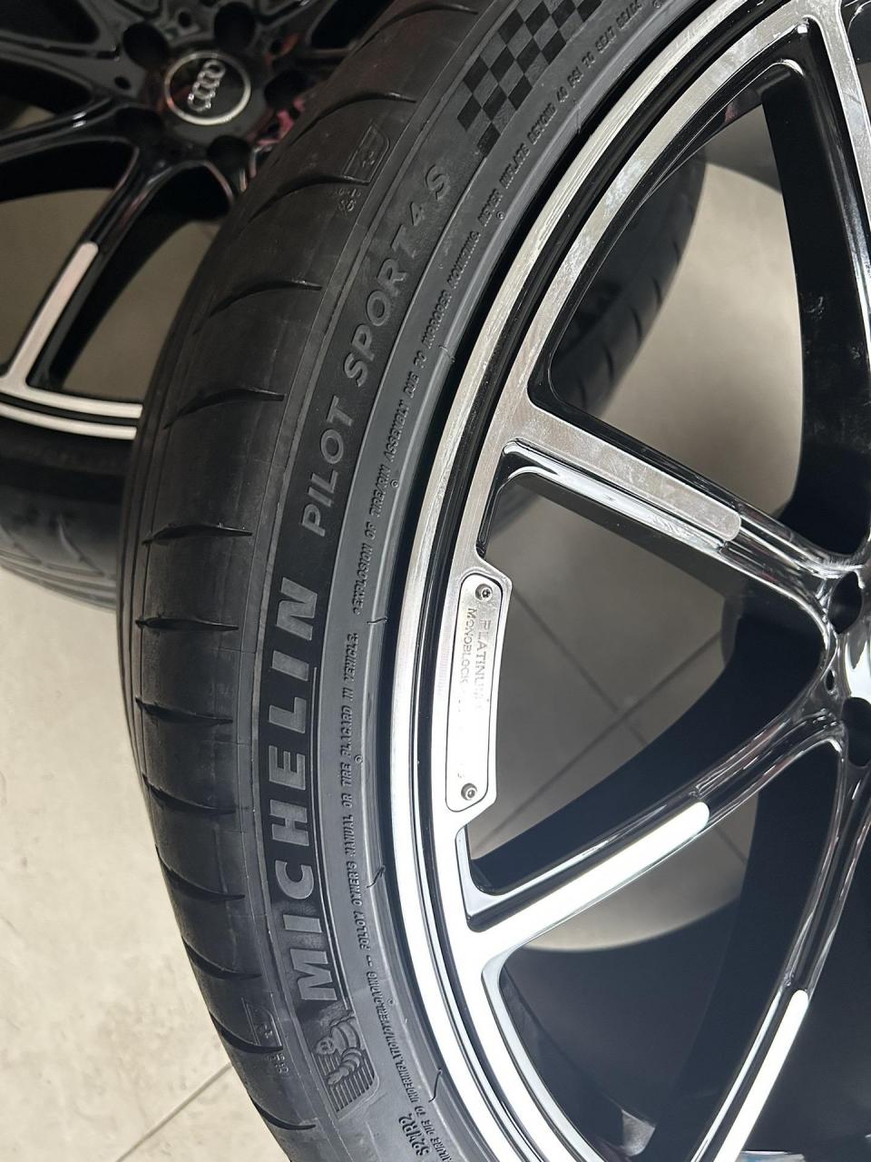 285/30r22米其林ps4s高性能轮胎带轮毂,适配奥迪a8,q5,奔驰s级等,实物